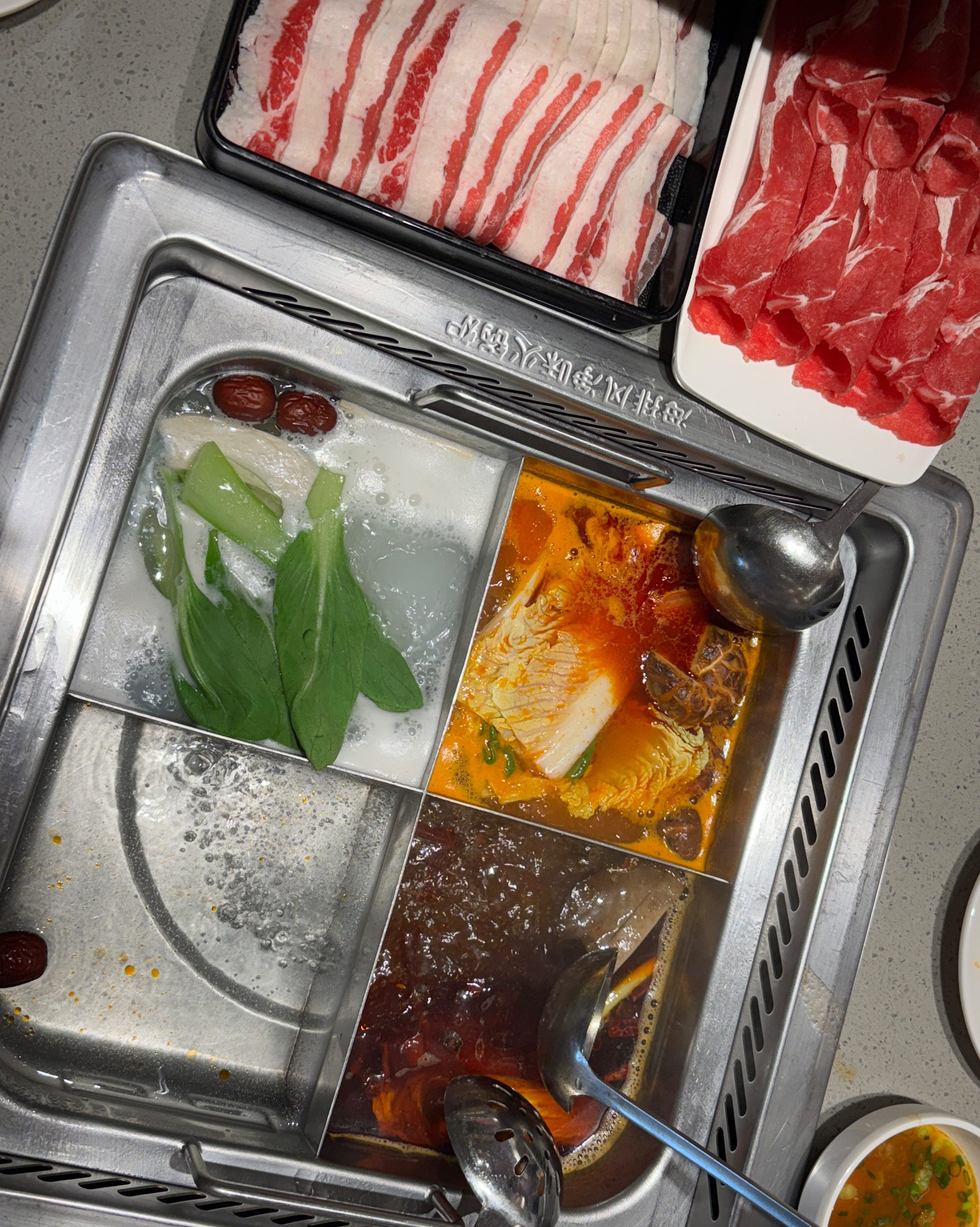 오랜만에 갔는데 서비스가 예전만큼 좋진 않아서 실망했습니당… 그리고 너무 비싸졌어요 ㅜㅜ - 대학로 맛집 하이디라오 대학로점
