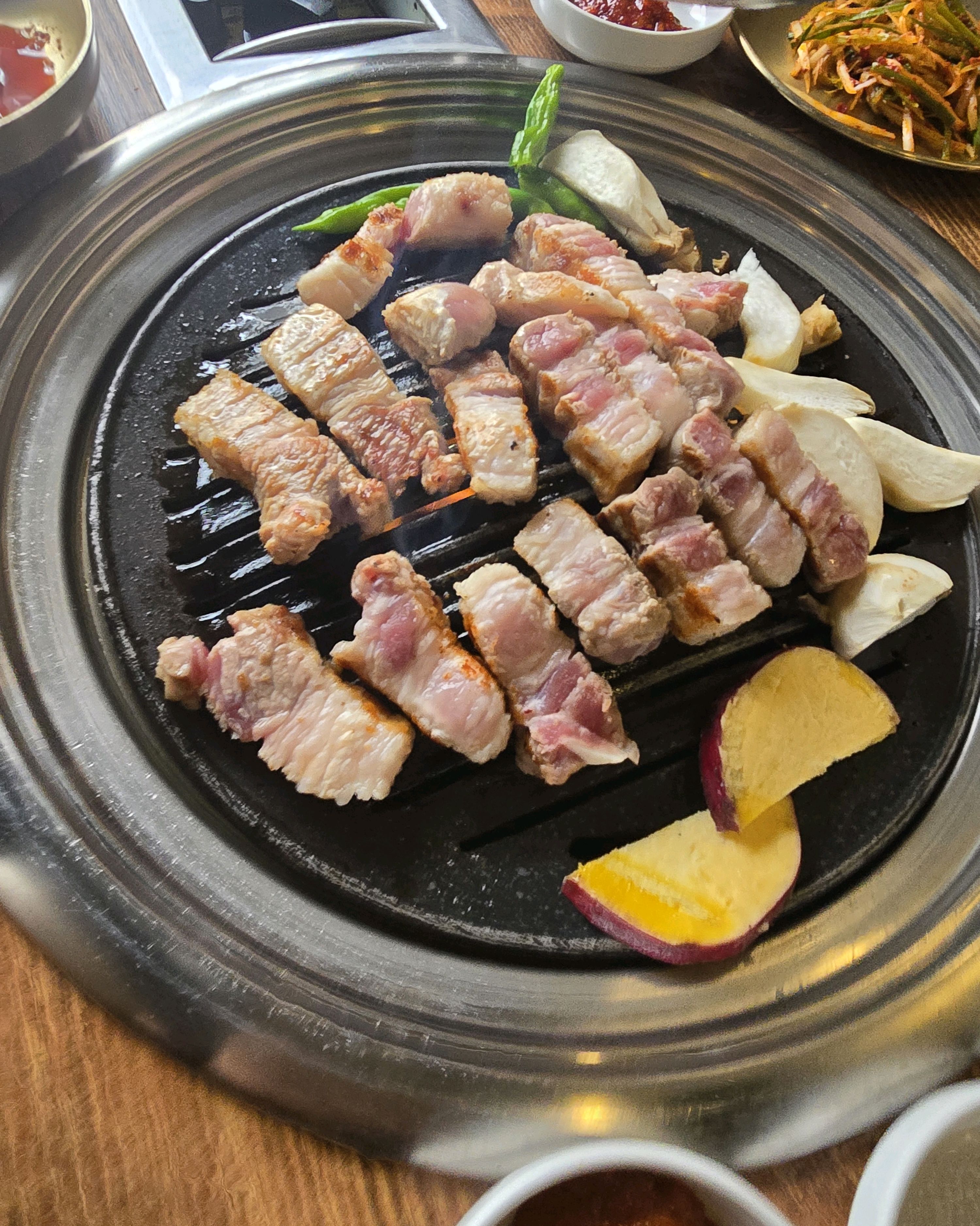 [홍대입구역 맛집 육몽 홍대본점] 직접 가본 로컬 리뷰