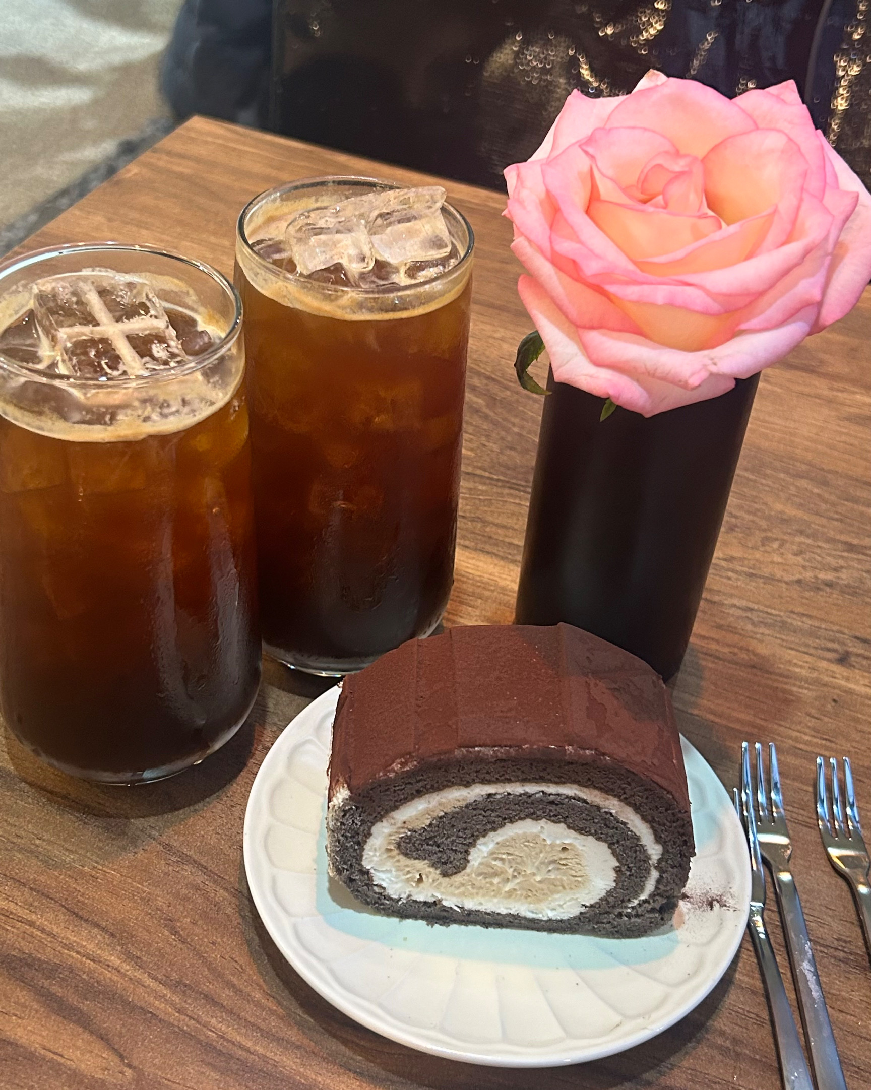 [홍대입구역 맛집 카페 플로라운지] 직접 가본 로컬 리뷰