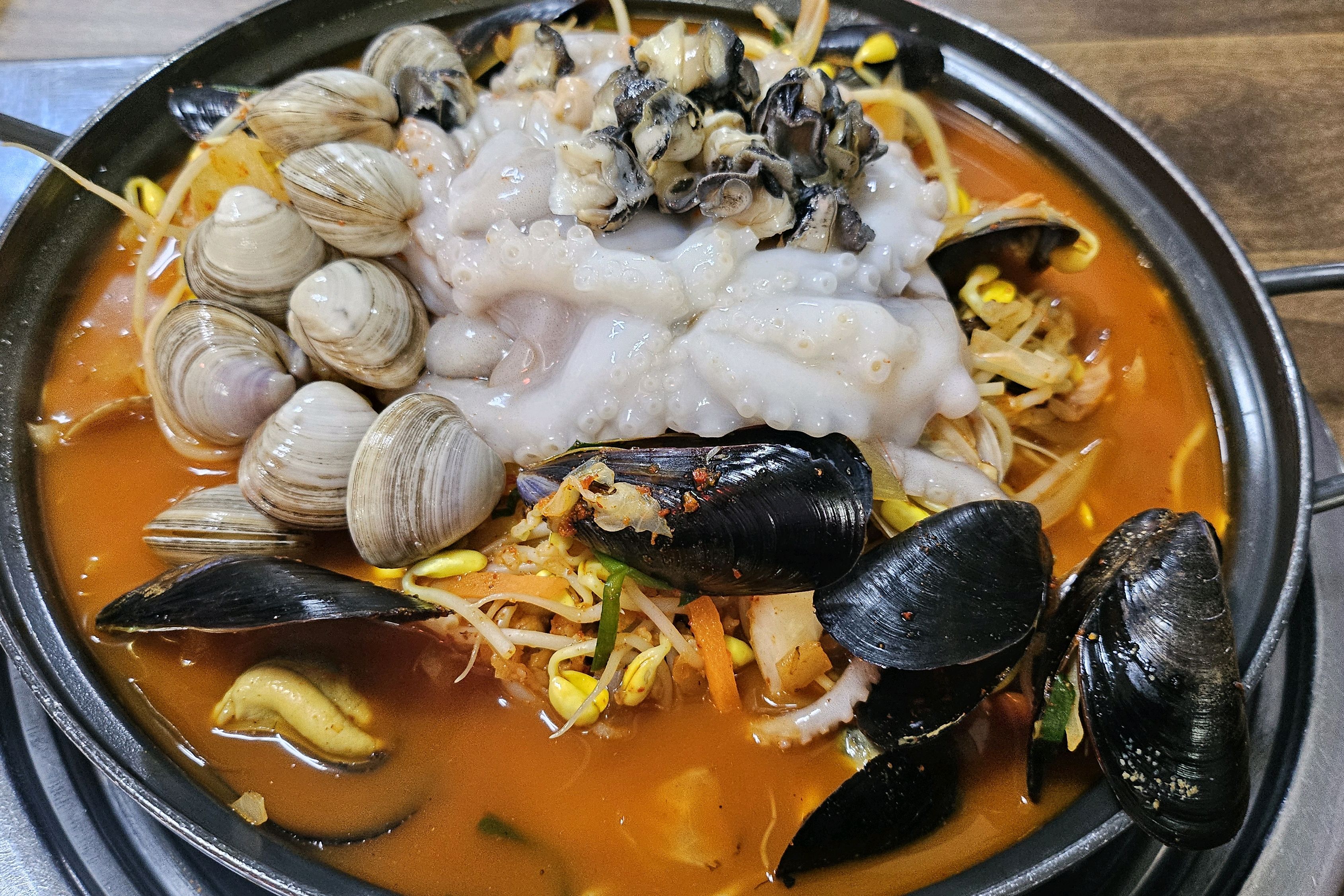 1티어 짬뽕집이라 해서 처음으로 옴.3월2일 일요일 10시웨이팅 6번째 등록. 10시45분