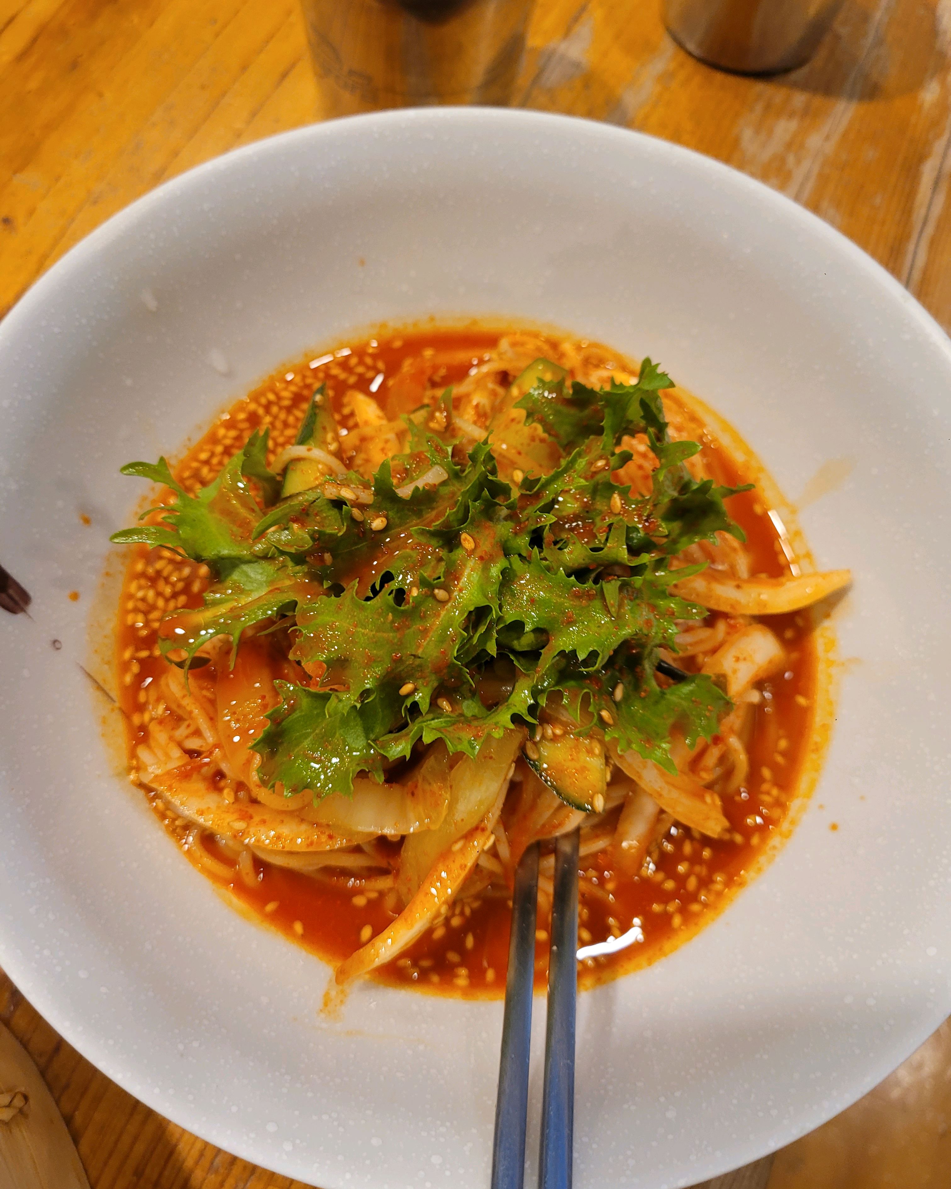 인덕원비빔국수 강남에서만 먹었고, 인덕원 본점에서 처음 먹었습니다. 역시 비빔국수, 잔치국