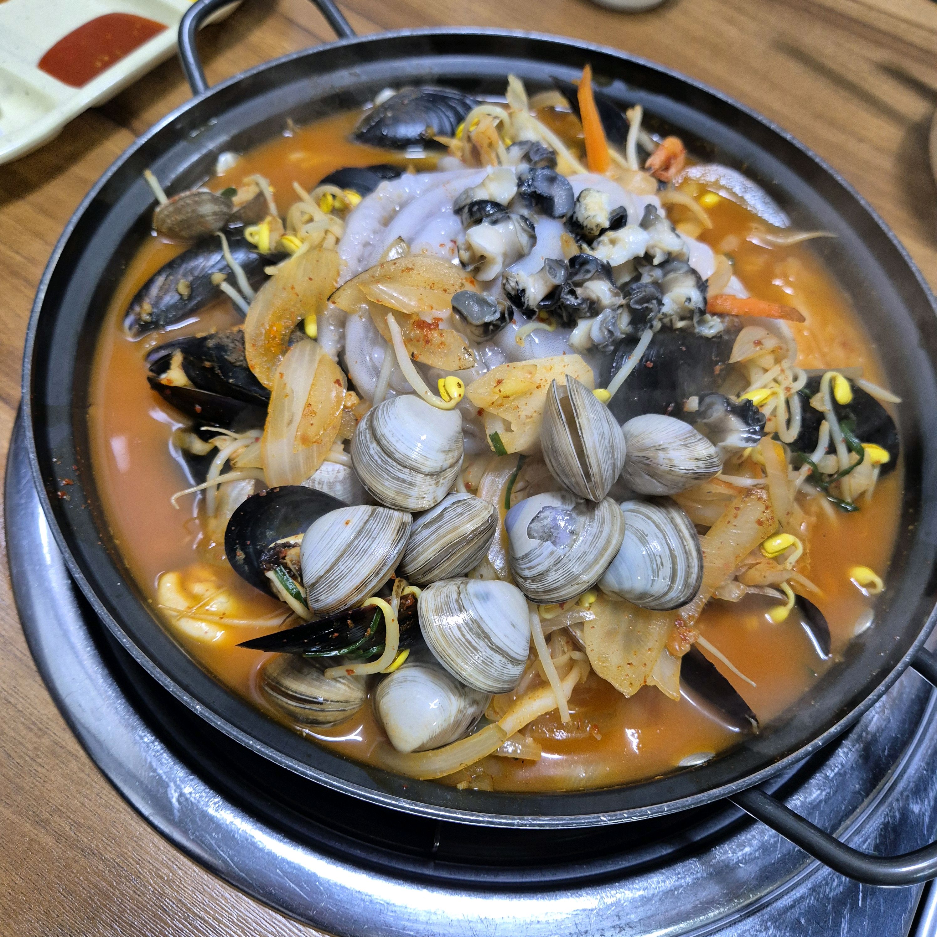 토요일 오전 10시 10분쯤부터 대기 했고 대기번호 10번이라서 - 대전 맛집 동은성