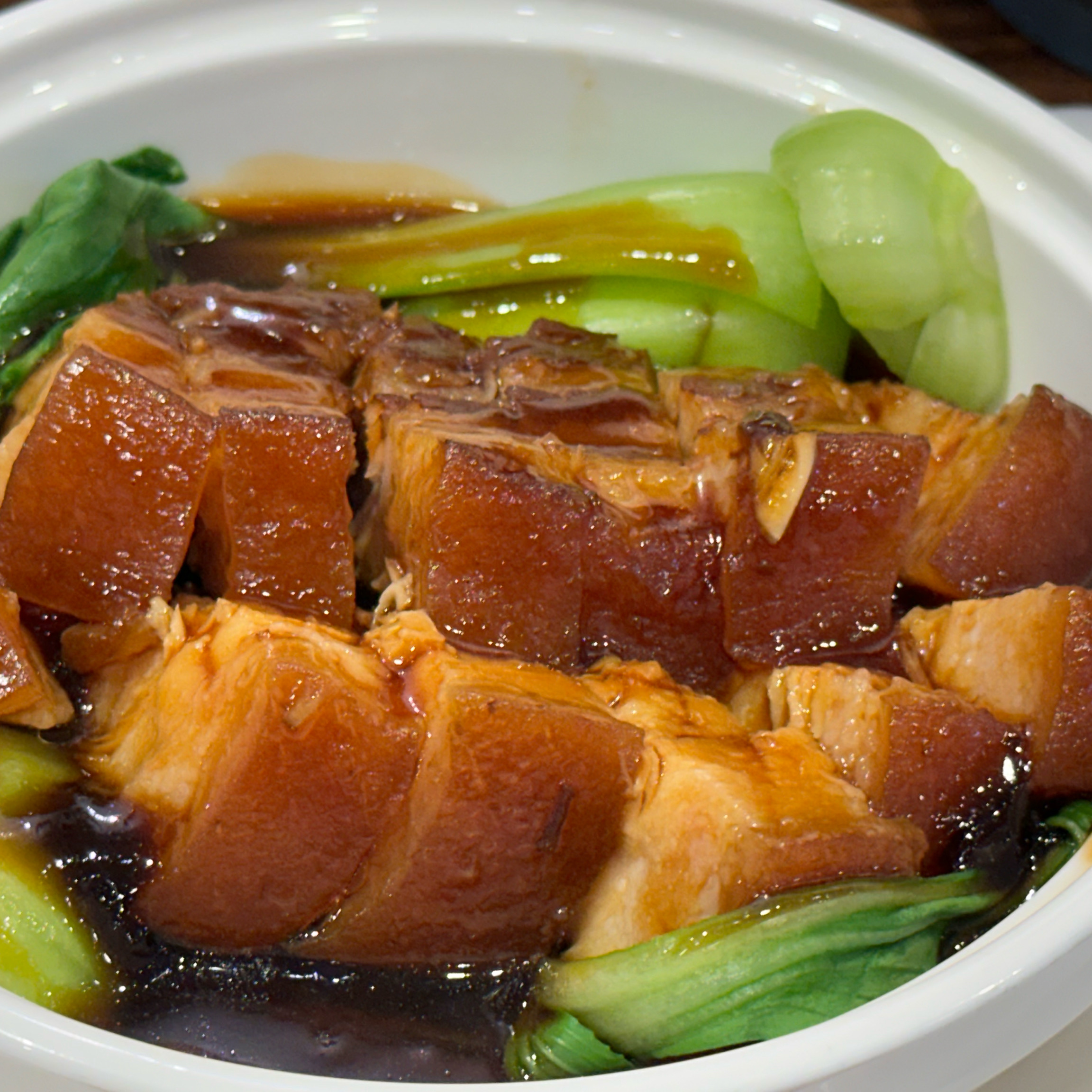 전메뉴 다 맛있아요.. 랑빵면은 보기완 다르게 자극적이지 않고 교자랑 너무 잘어울려요ㅠ 교