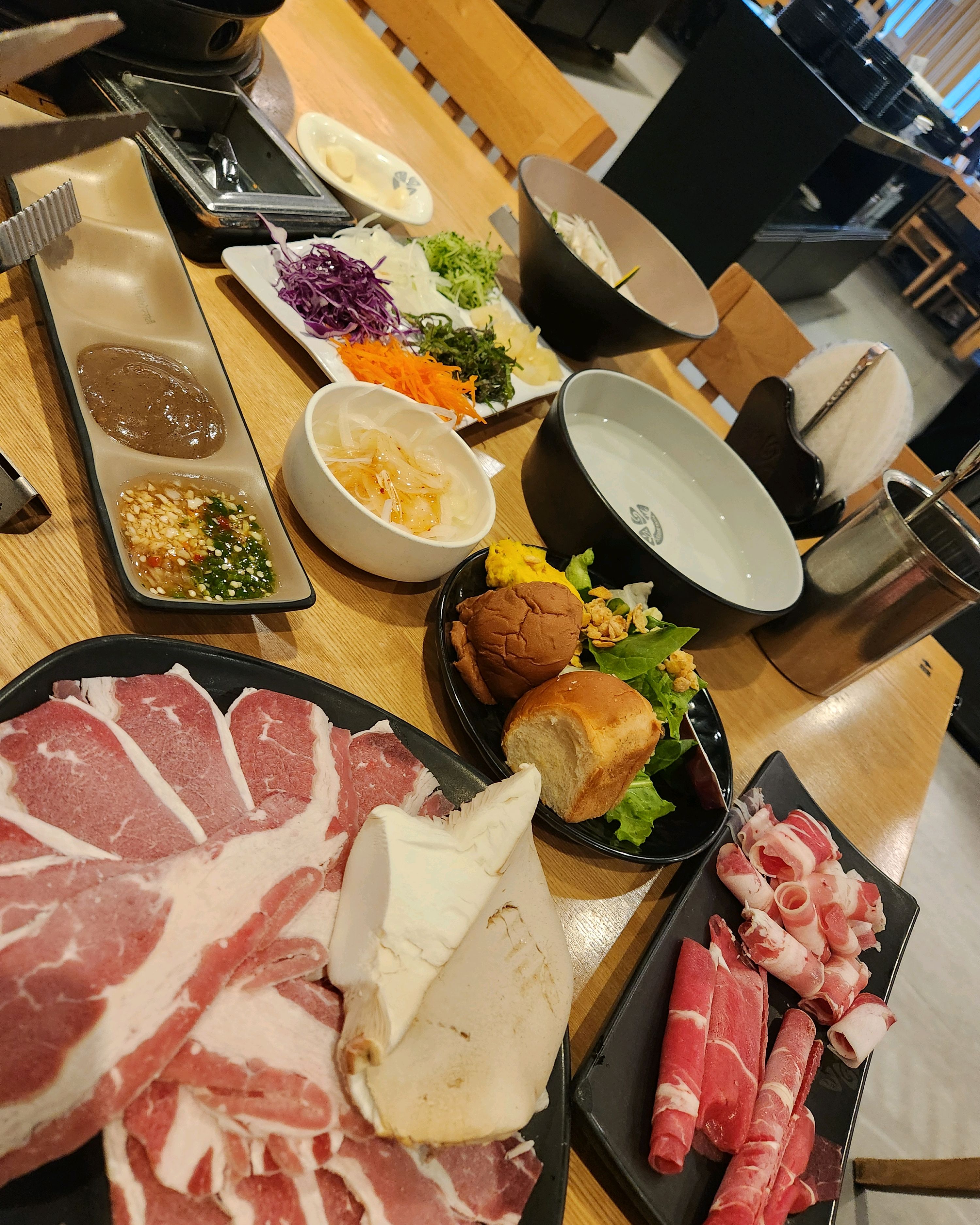 샤브샤브랑 우삼겹 맛있었습니다! - 구산역 맛집 소담촌 구산직영점