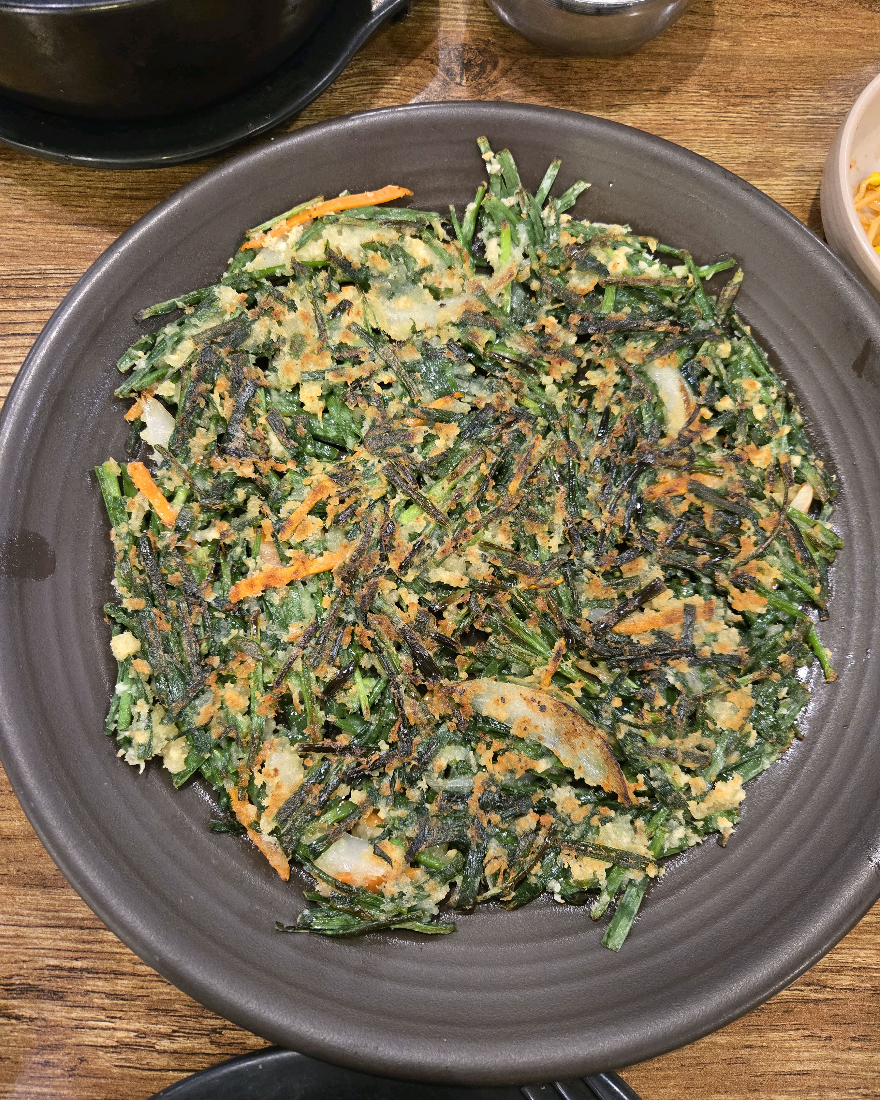 바삭한 부추전에 고소하고 담백한 버섯들깨순두부찌개를 아주 맛있게 먹었네요 - 대전 맛집 정일품두손두부