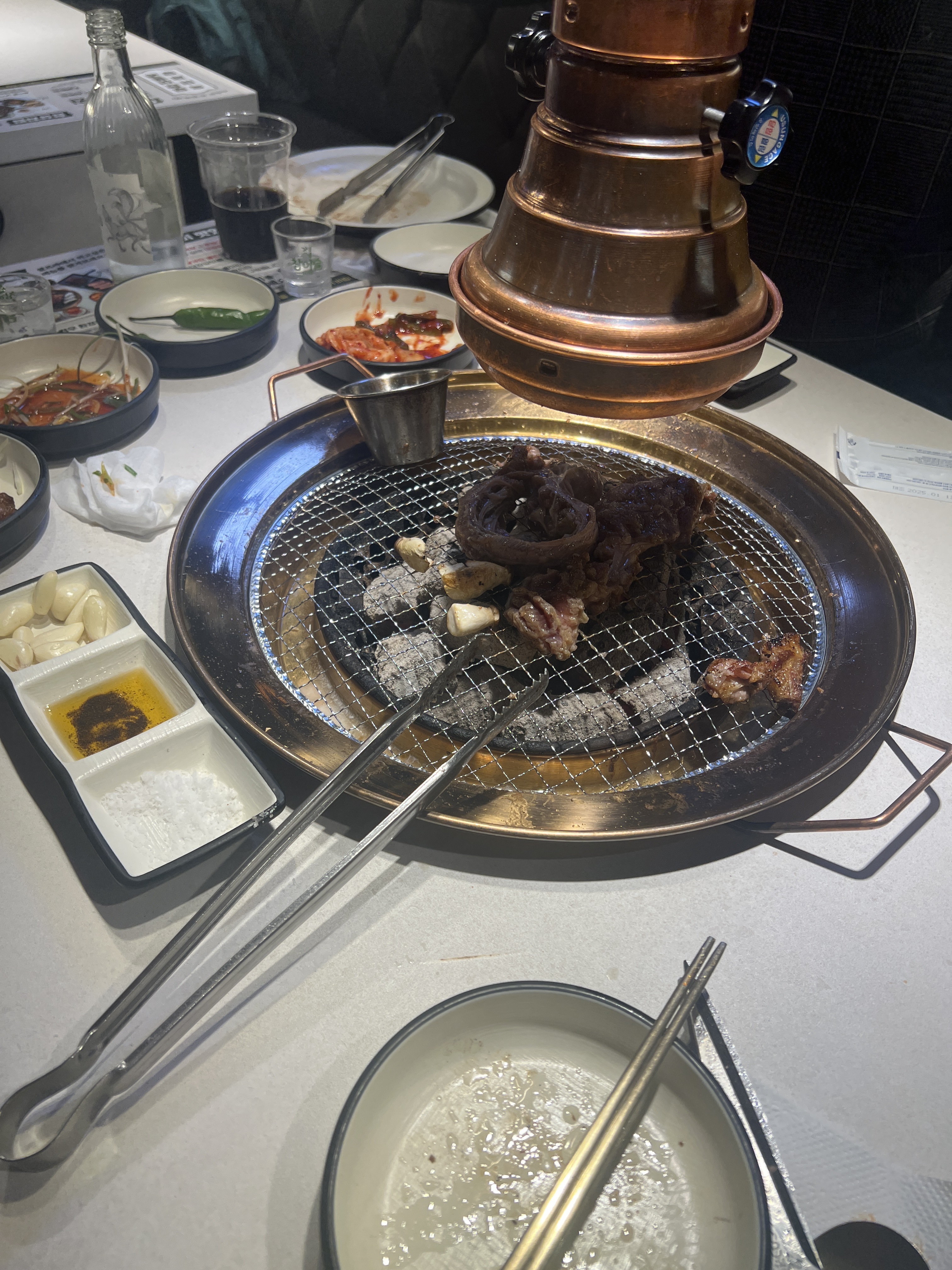 가족들과 함께 왔는데 고기 질도 너무 좋고 숯향이 배어서 너무 맛있어요!! 1인 금액도
