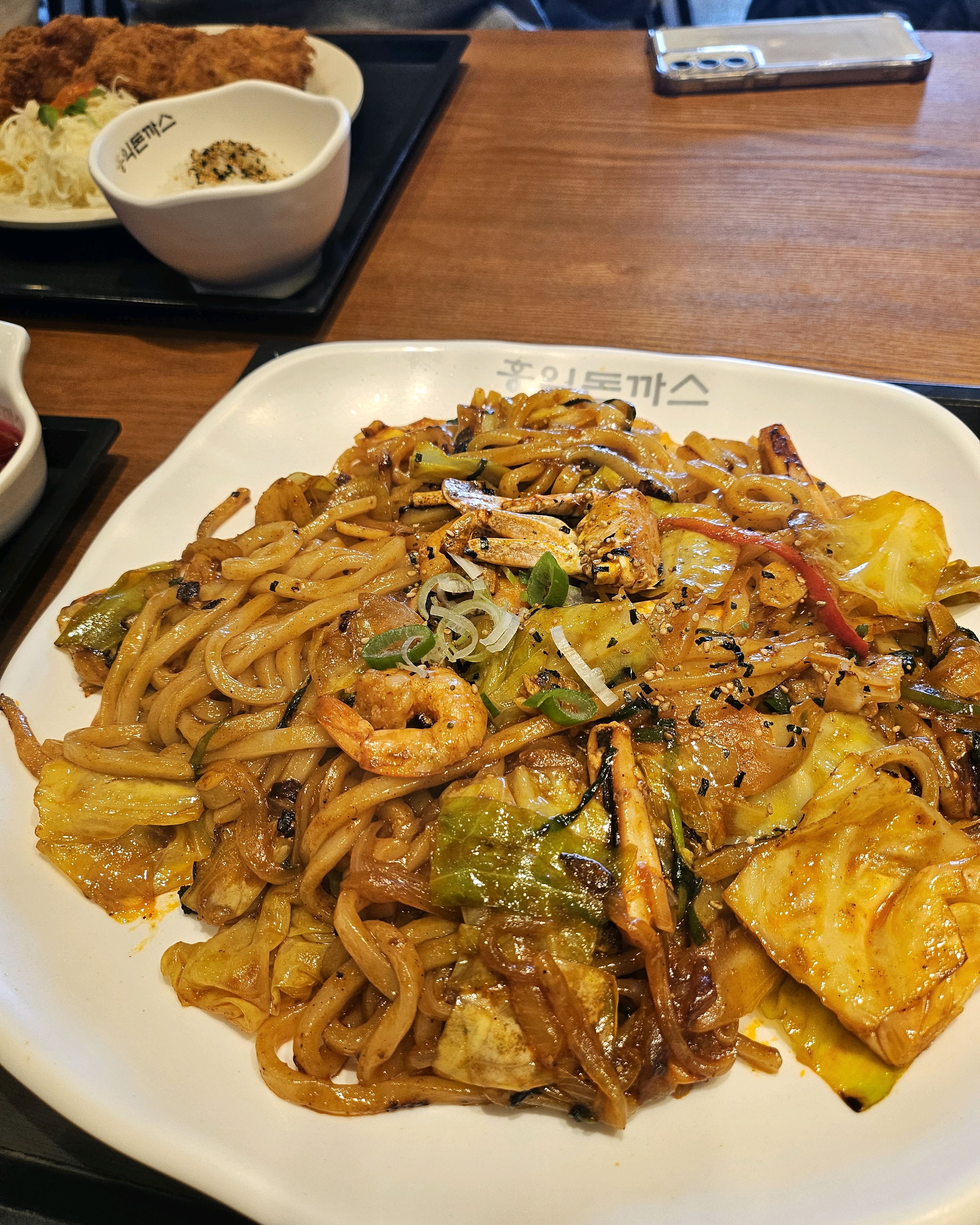볶음짬뽕 젤좋아하는 메뉴입니다 - 송탄 맛집 홍익돈까스 송탄점