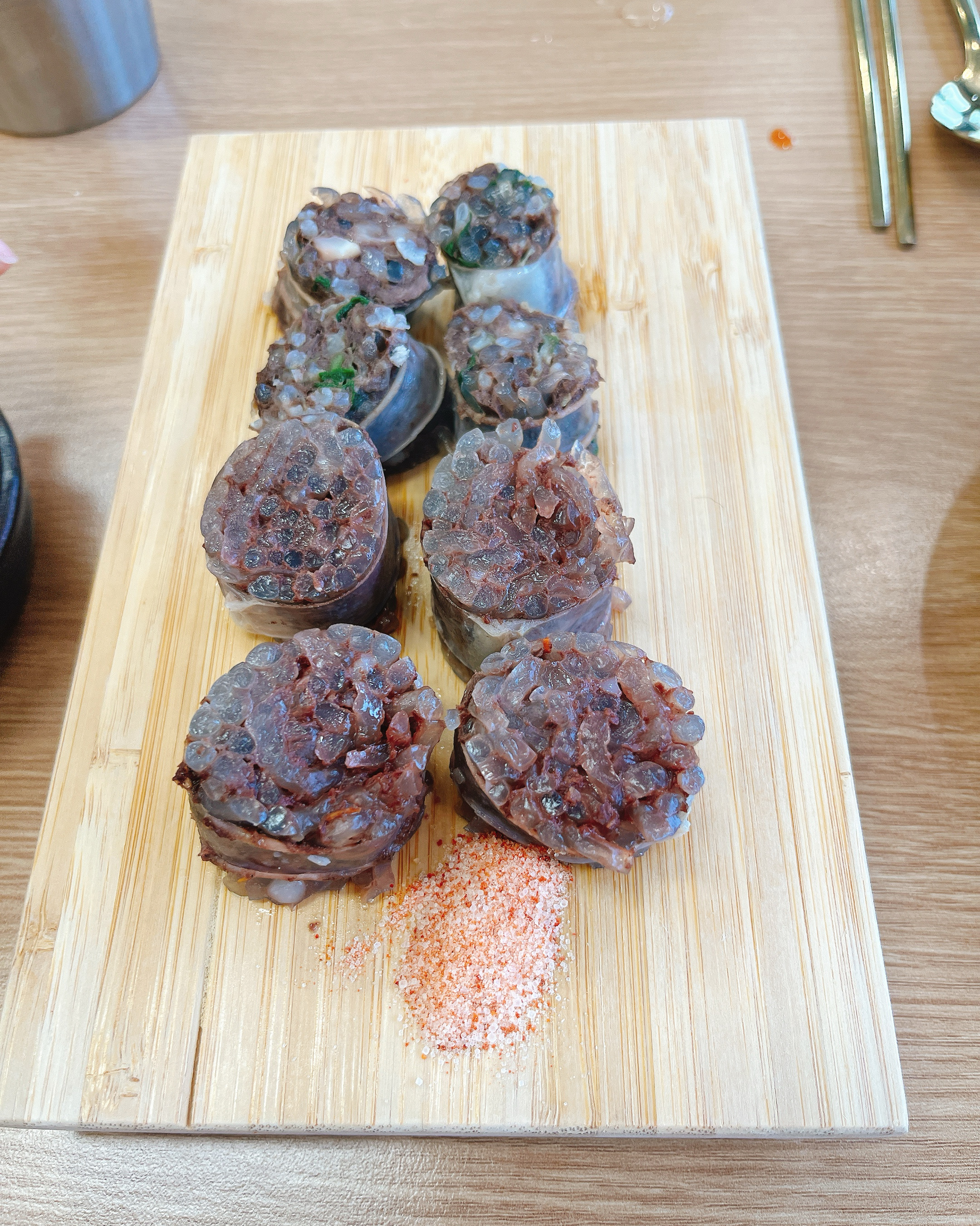 최악의 식당. 겉모습이 깔끔해보여서 가족들과 갔는데 순대한접시 3000원인데 보통 순대시
