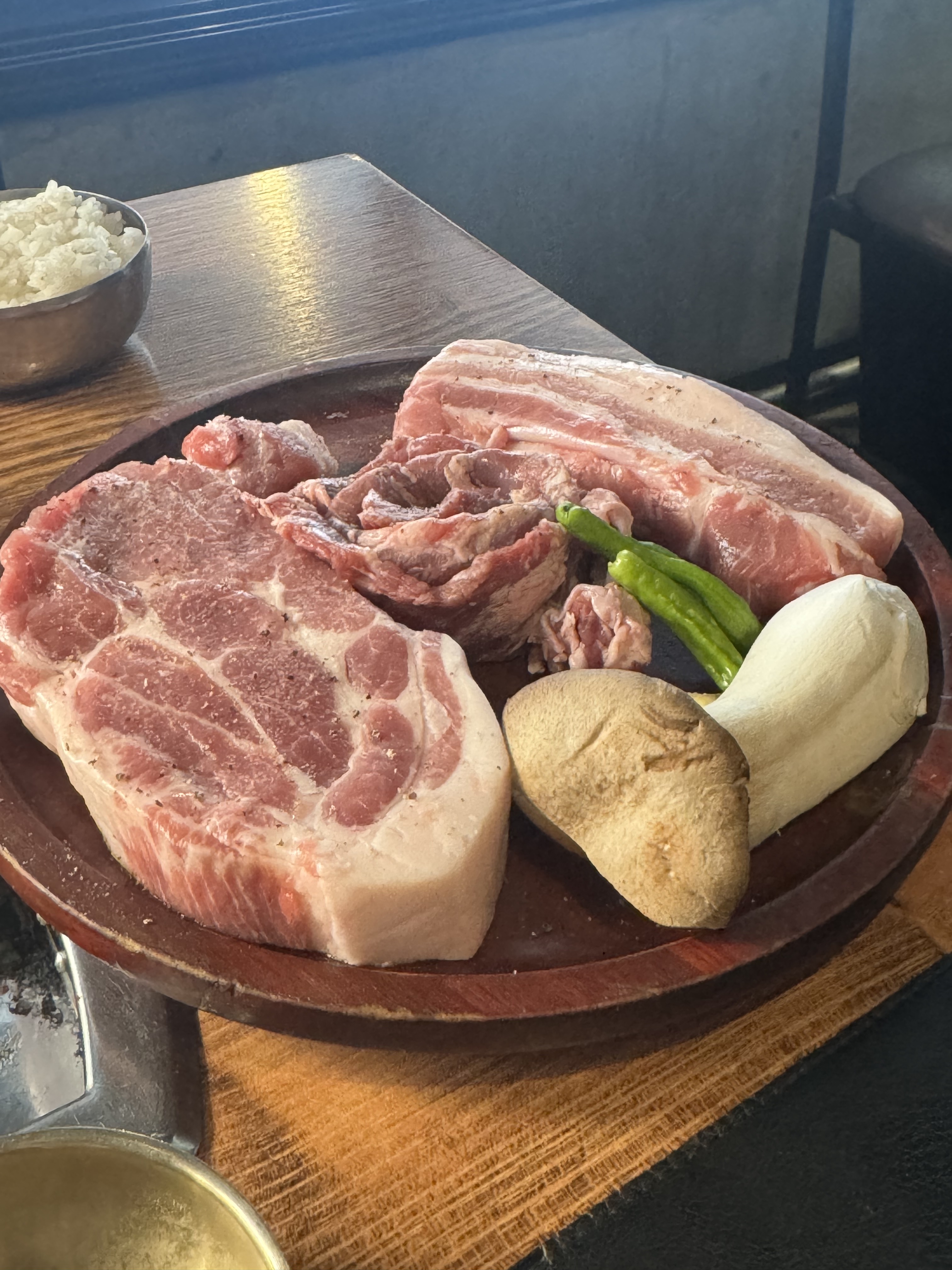 [홍대입구역 맛집 육몽 홍대본점] 직접 가본 로컬 리뷰