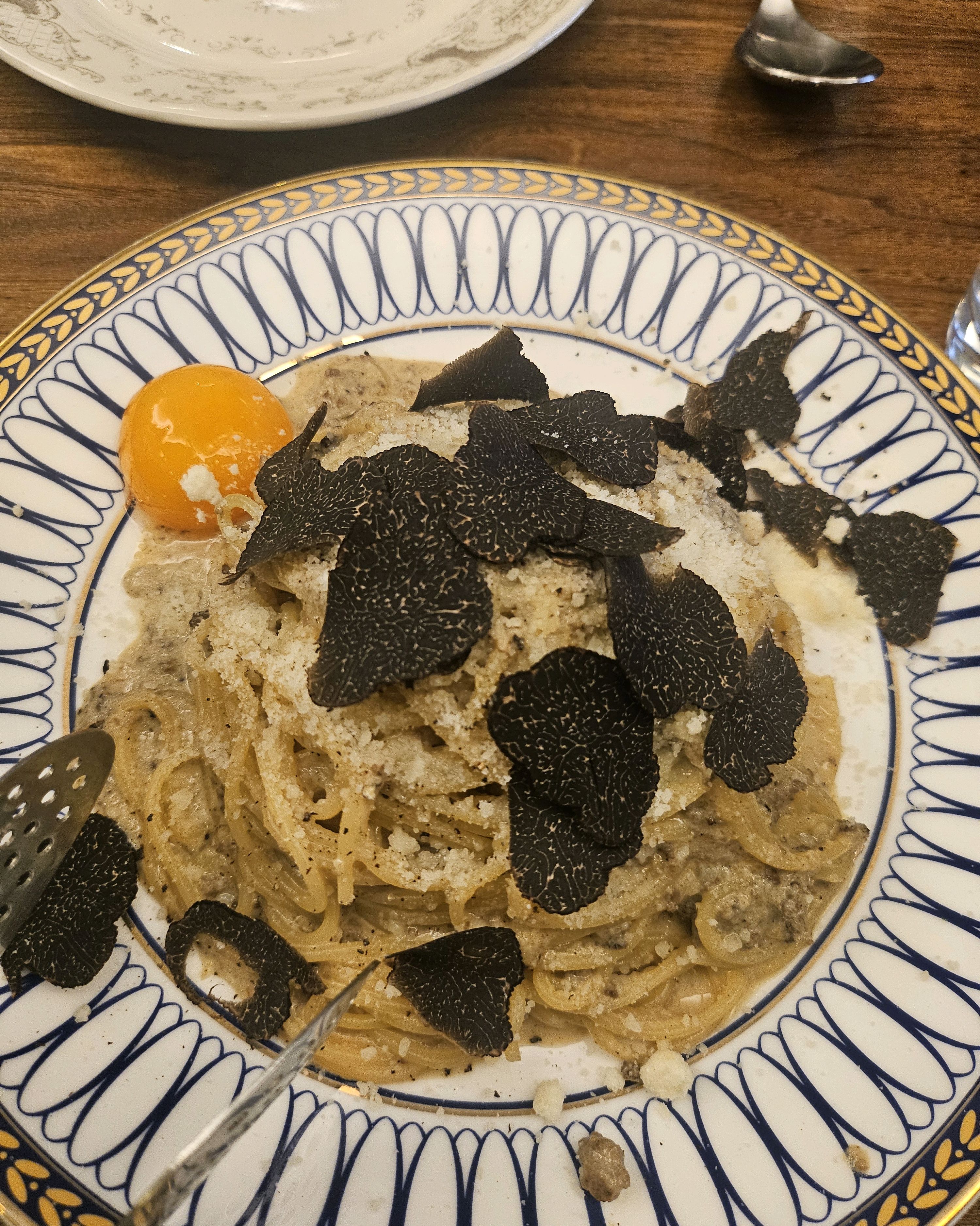 [홍대입구역 맛집 수부니흐] 직접 가본 로컬 리뷰