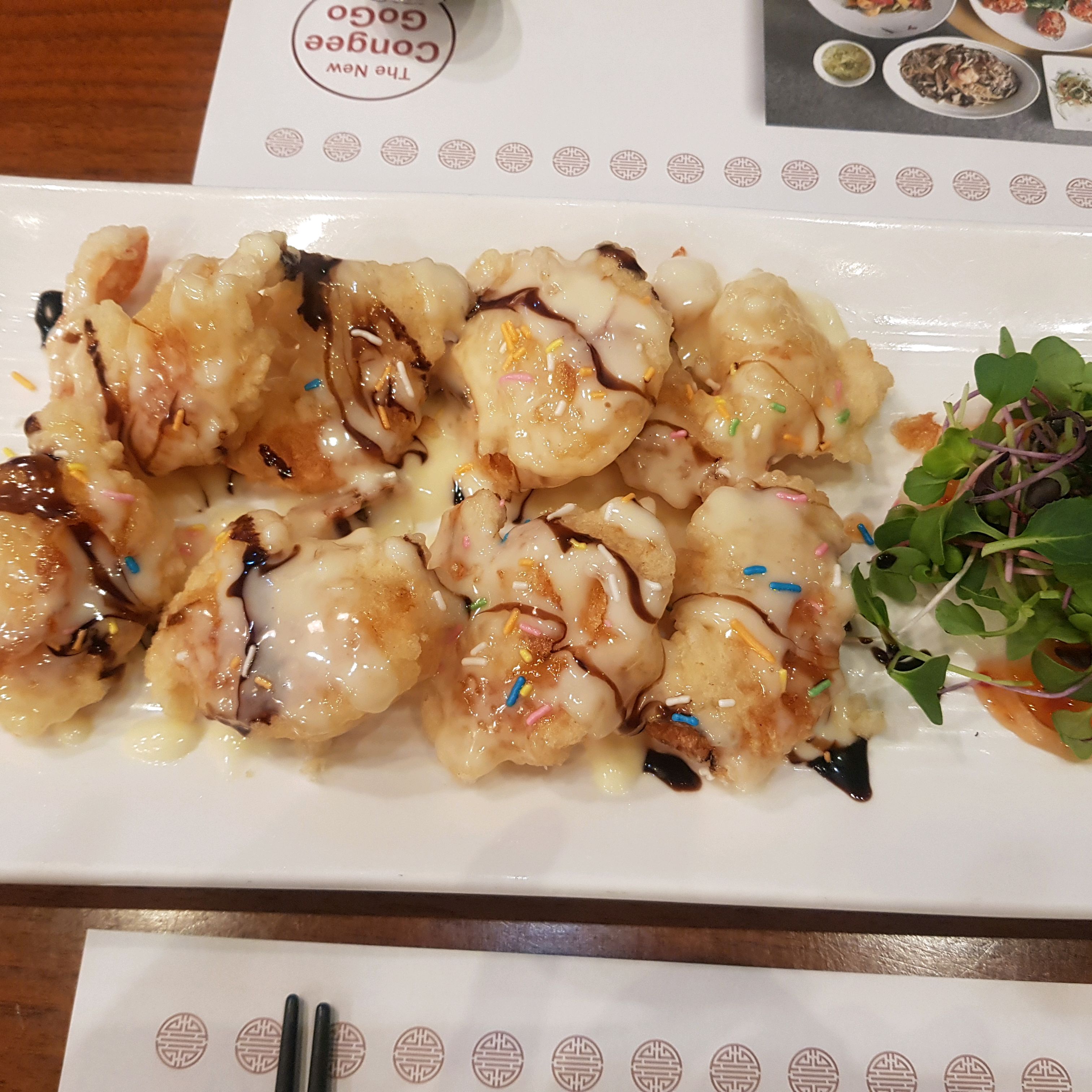 처음와본곳인데 아주 크림새우 바삭하고 맛있어보이네요 친구가 맛집이라해서 왔는데 역시 맛집이