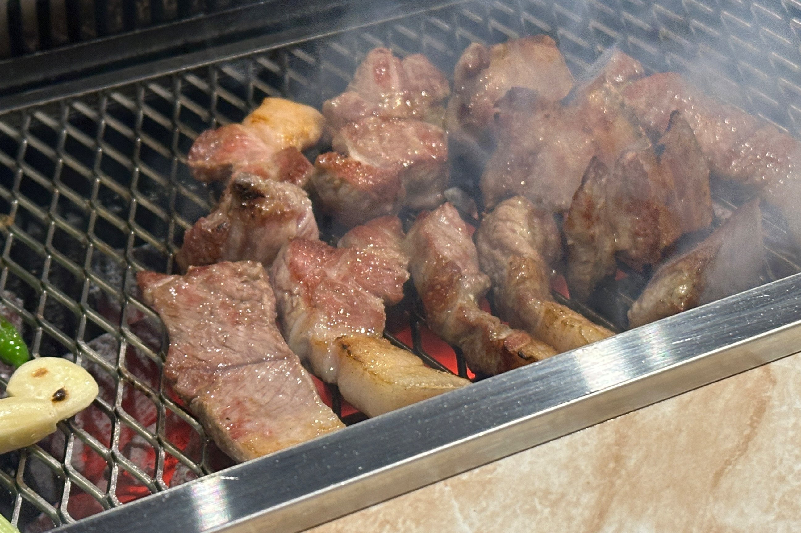 제주도 와서 먹은 고기 중에 손이 꼽는 맛입니다zz - 제주 맛집 포크80 제주공항점