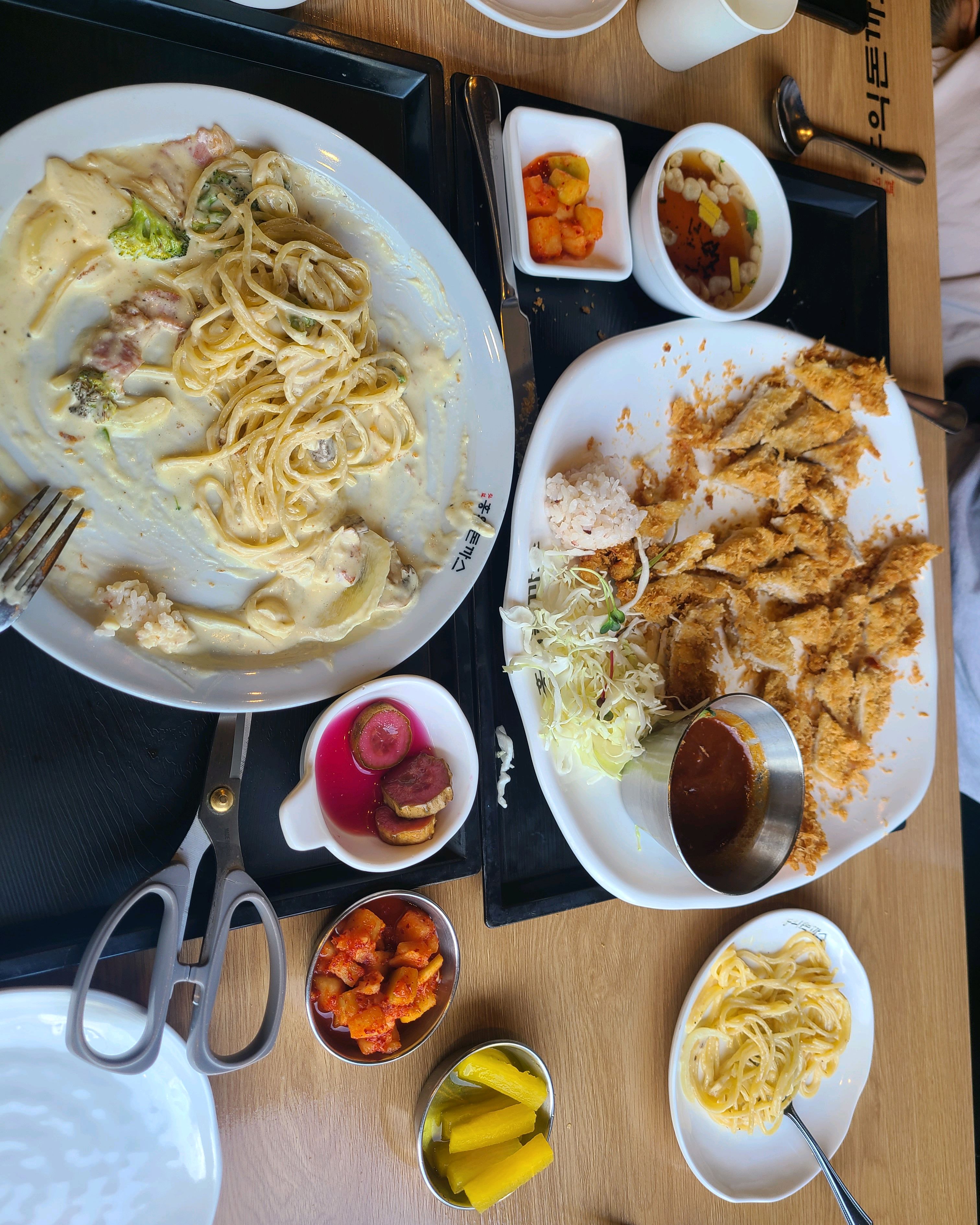 노스트레스 레스토랑이 정말 맞네용 - 인천 송도 맛집 홍익돈까스 송도점