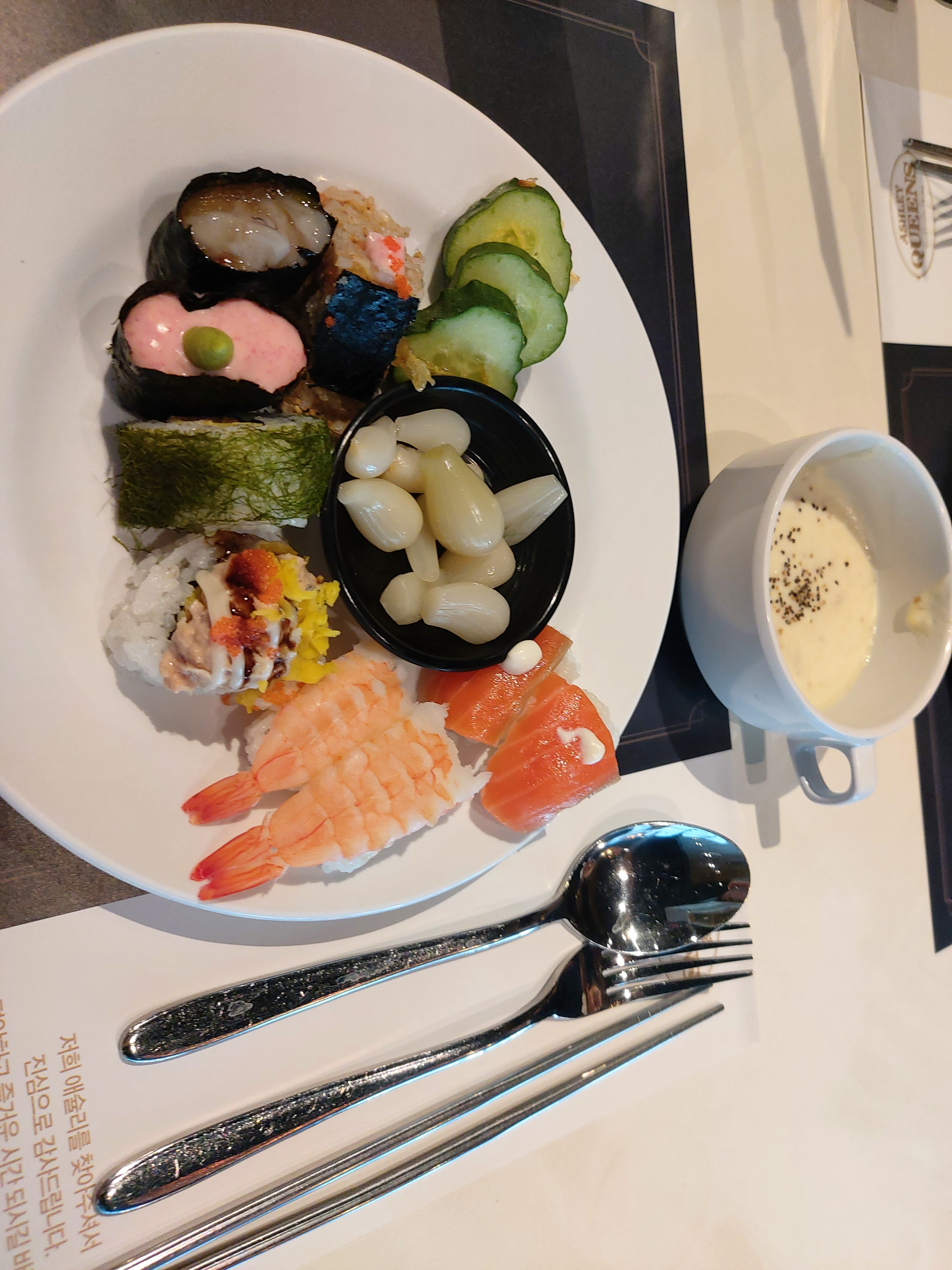 딸기시즌이라 딸기 엄청 맛나게 먹었어요 - 망포역 맛집 애슐리퀸즈 수원망포점