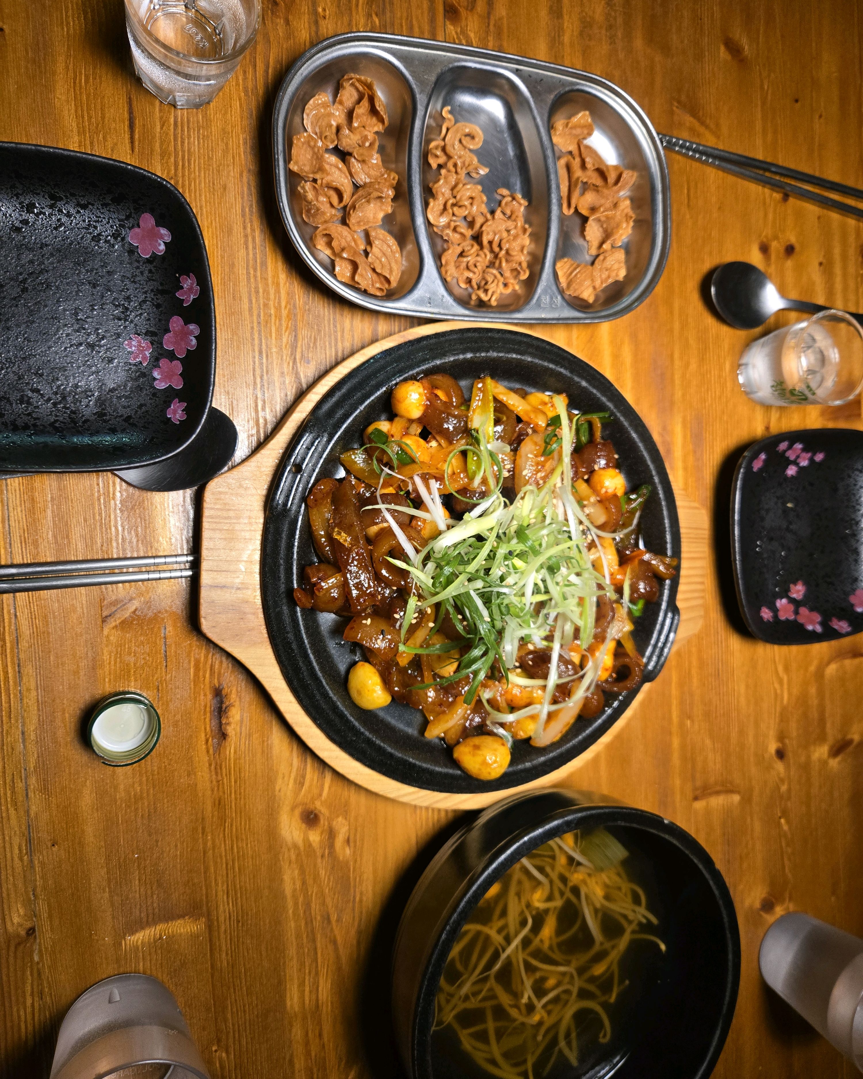 분위기가 너무 좋아서 술이 술술 들어기는 술집이였어요! - 불당동 맛집 대동국수 천안불당점