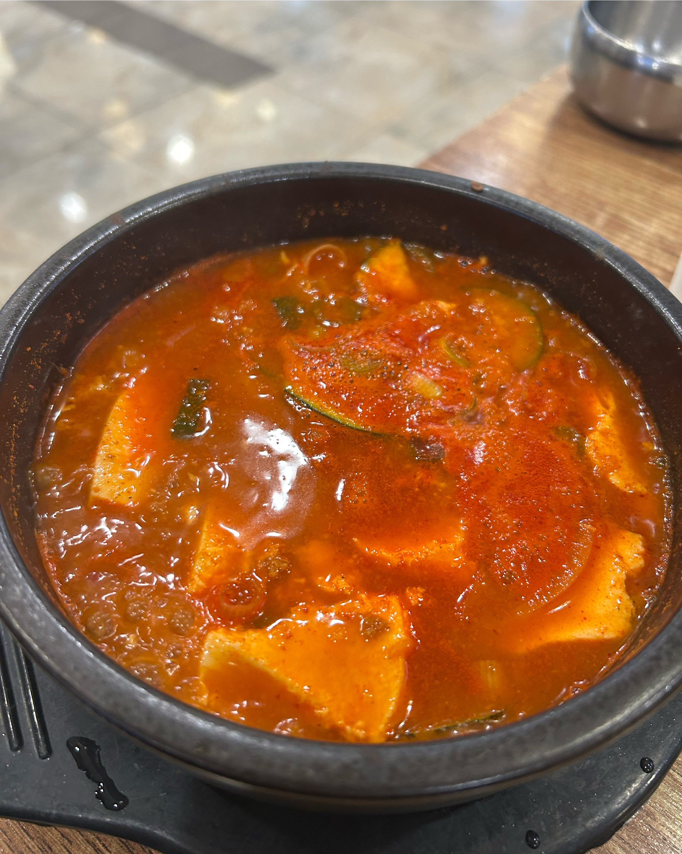 만년동 두부전문점👏🏻👏🏻반찬으로 나오는 손두부 김치가 정말 맛나요. 그리고 의외로 돈까스