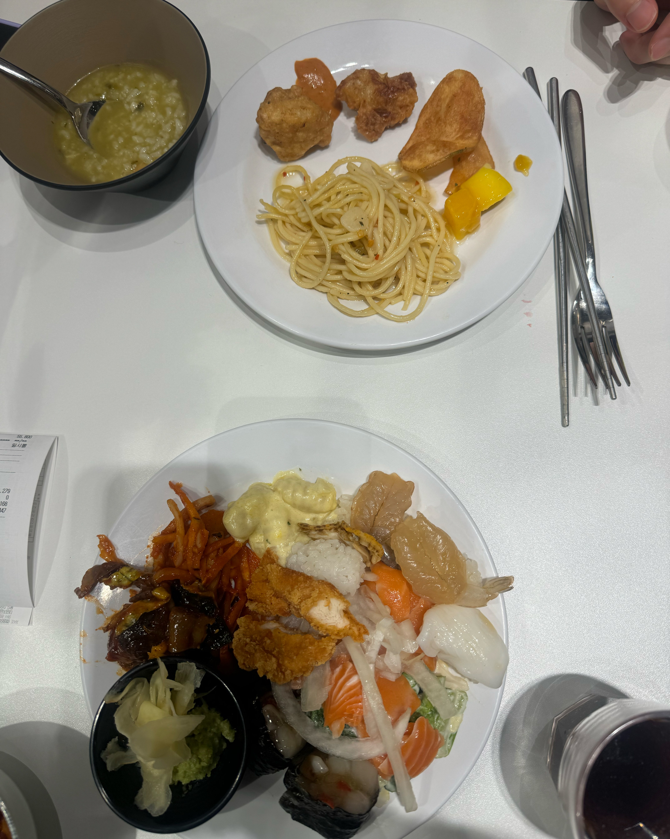 경보음이 울렸는데도 불구하고 건물에는 이상 없다는 말만함. 사과는 하나도 없었으며, 안심을