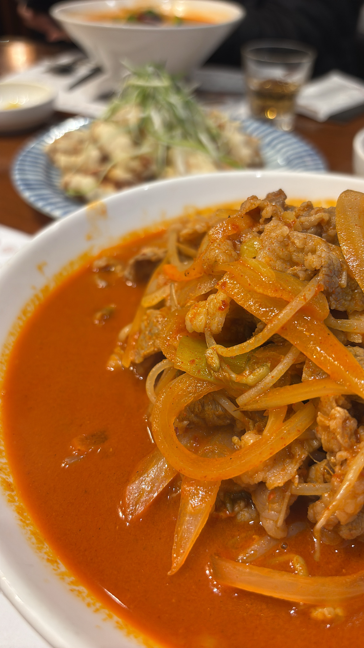 자주 방문하는 곳입니다. 고기 짬뽕에 고기가 많아서 맛있어요. 탕수육도 바삭해서 즐겨 먹습