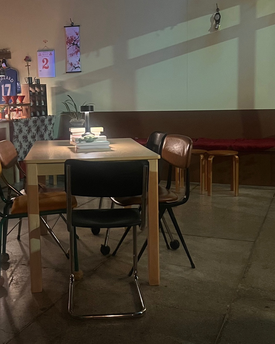 분위기 좋고 커피 디저트 맛있고 책 읽기 좋은 곳 ~.~ - 대전 맛집 낭만과순정