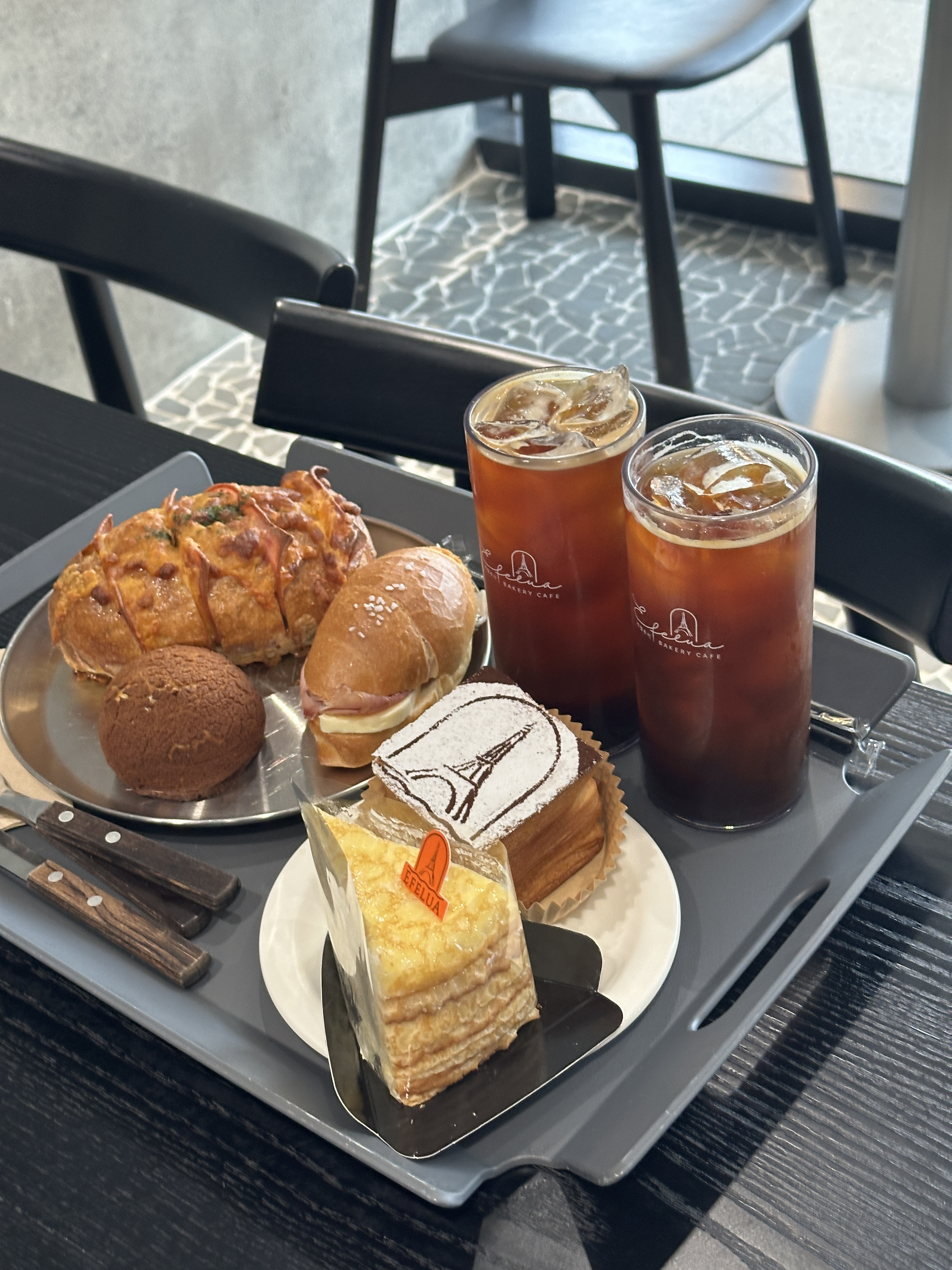 여기 오픈할때부터 갔던 곳인데 앙버터 바게트 진짜 너무 맛있어서 5번은 간거같아요..💗 - 경포대 맛집 에펠루아