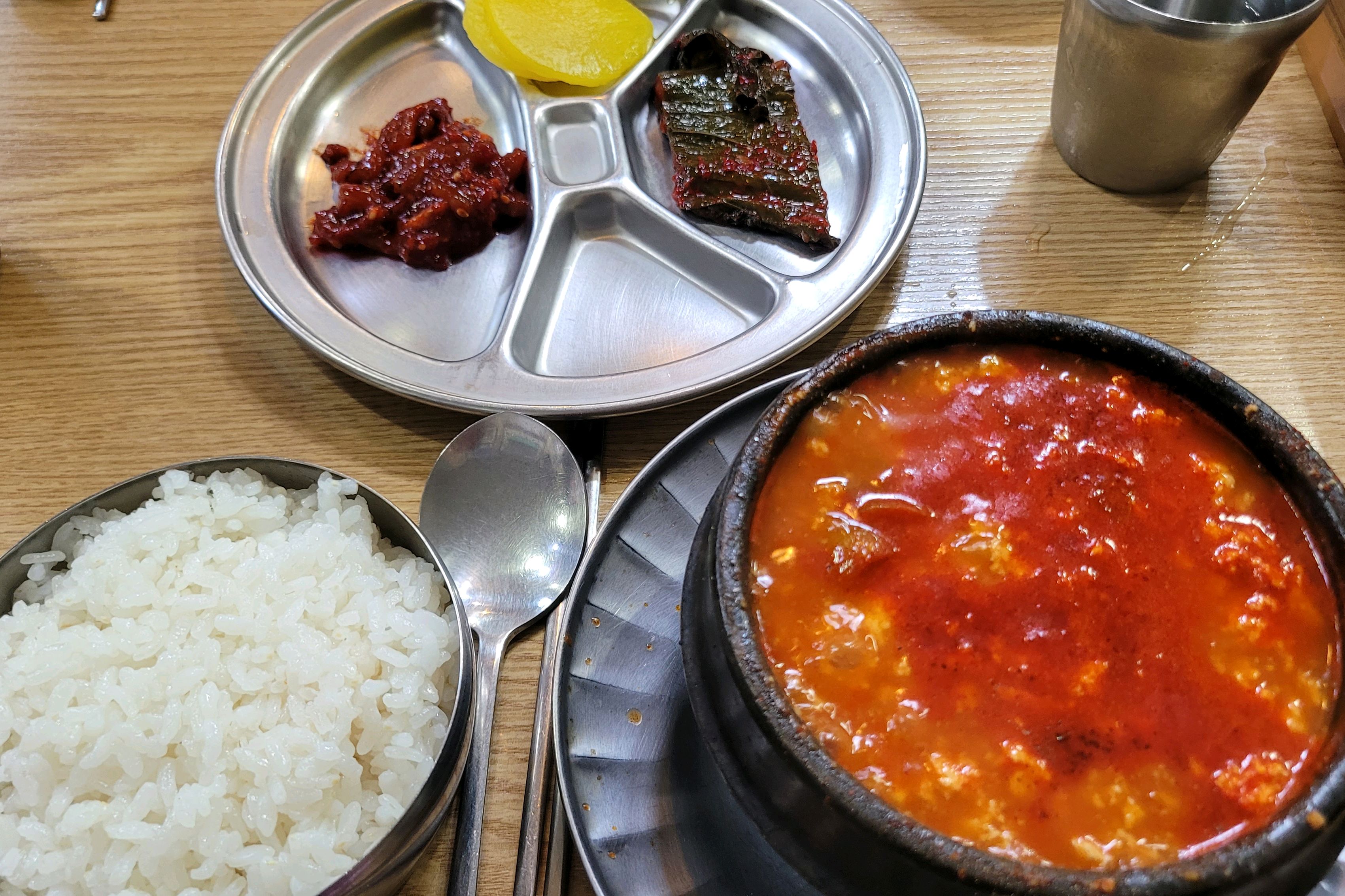 예전보다 덜 자극적이고 안매워서 물어보니 - 제주 맛집 신해바라기