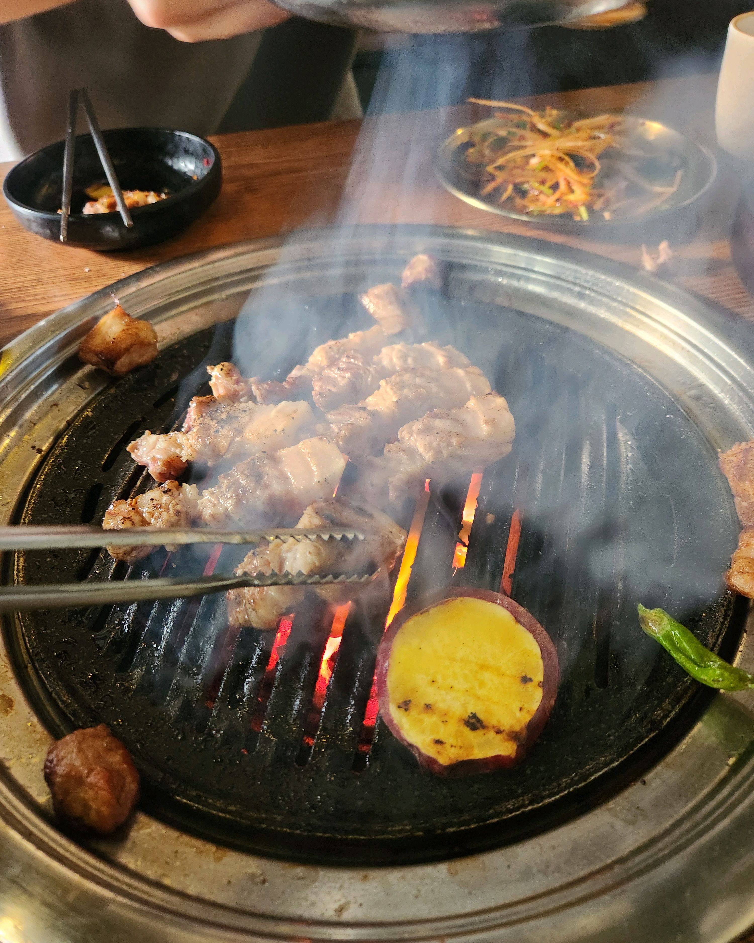 [홍대입구역 맛집 육몽 홍대본점] 직접 가본 로컬 리뷰