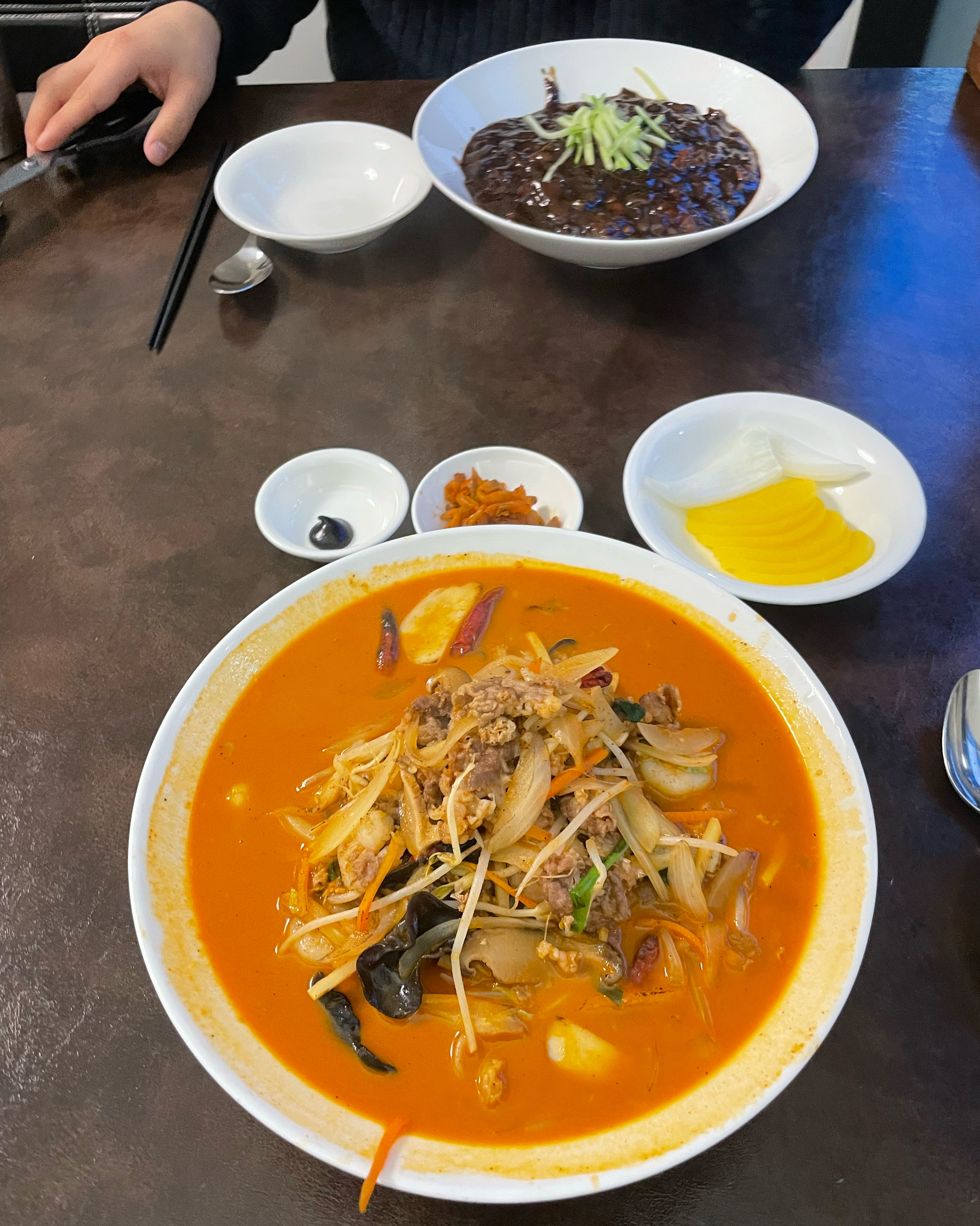 두번째 방문인데 너무 맛있어요!! 차돌짬뽕 양도 많고 해장으로 짱이네요!! 유니짜장도 간도