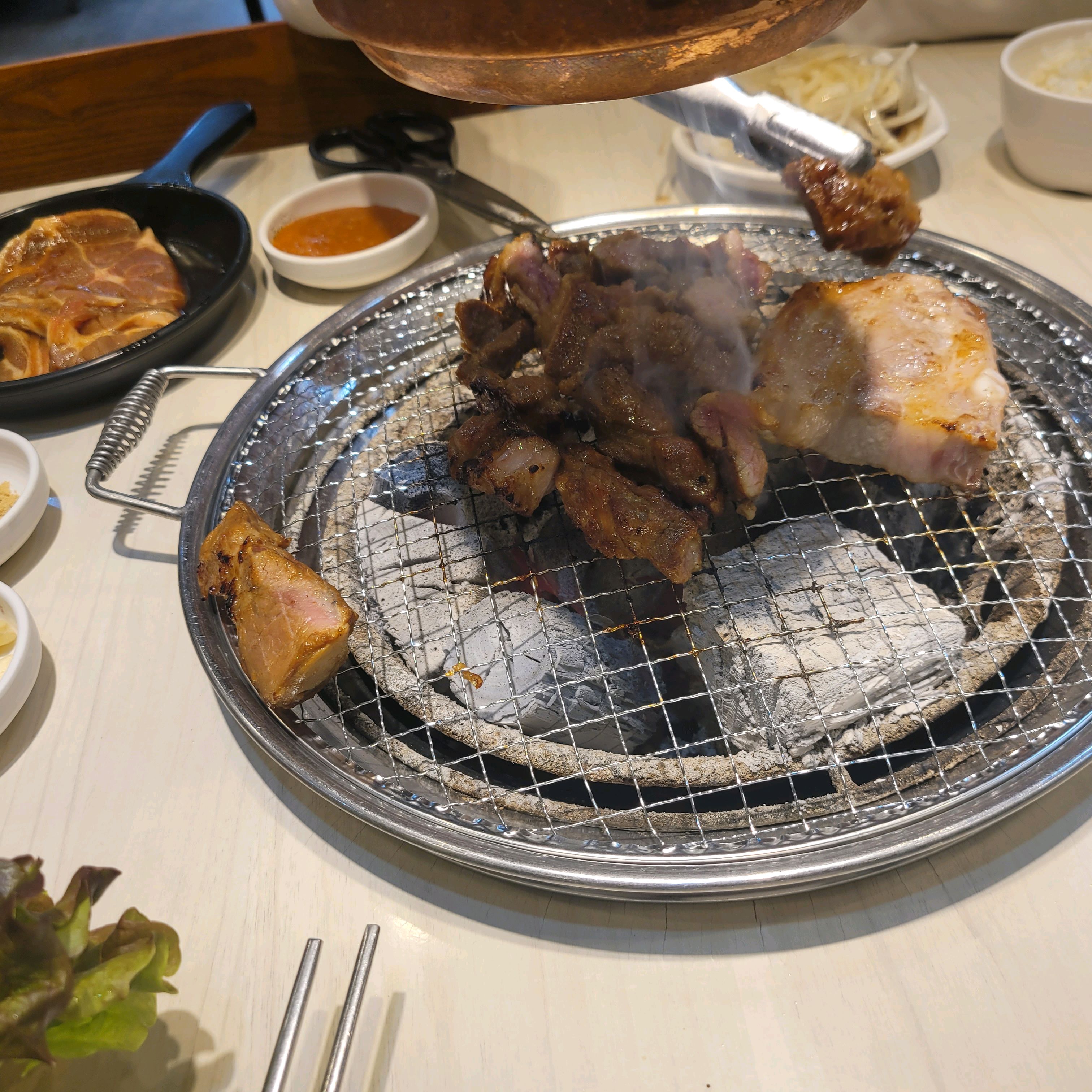 요즘 밖에서 고기 사먹으면 넘 비싼데 다양한 메뉴를 즐길수있고 맛있어요 가성비 굳 - 망월동 맛집 명륜진사갈비 하남미사점