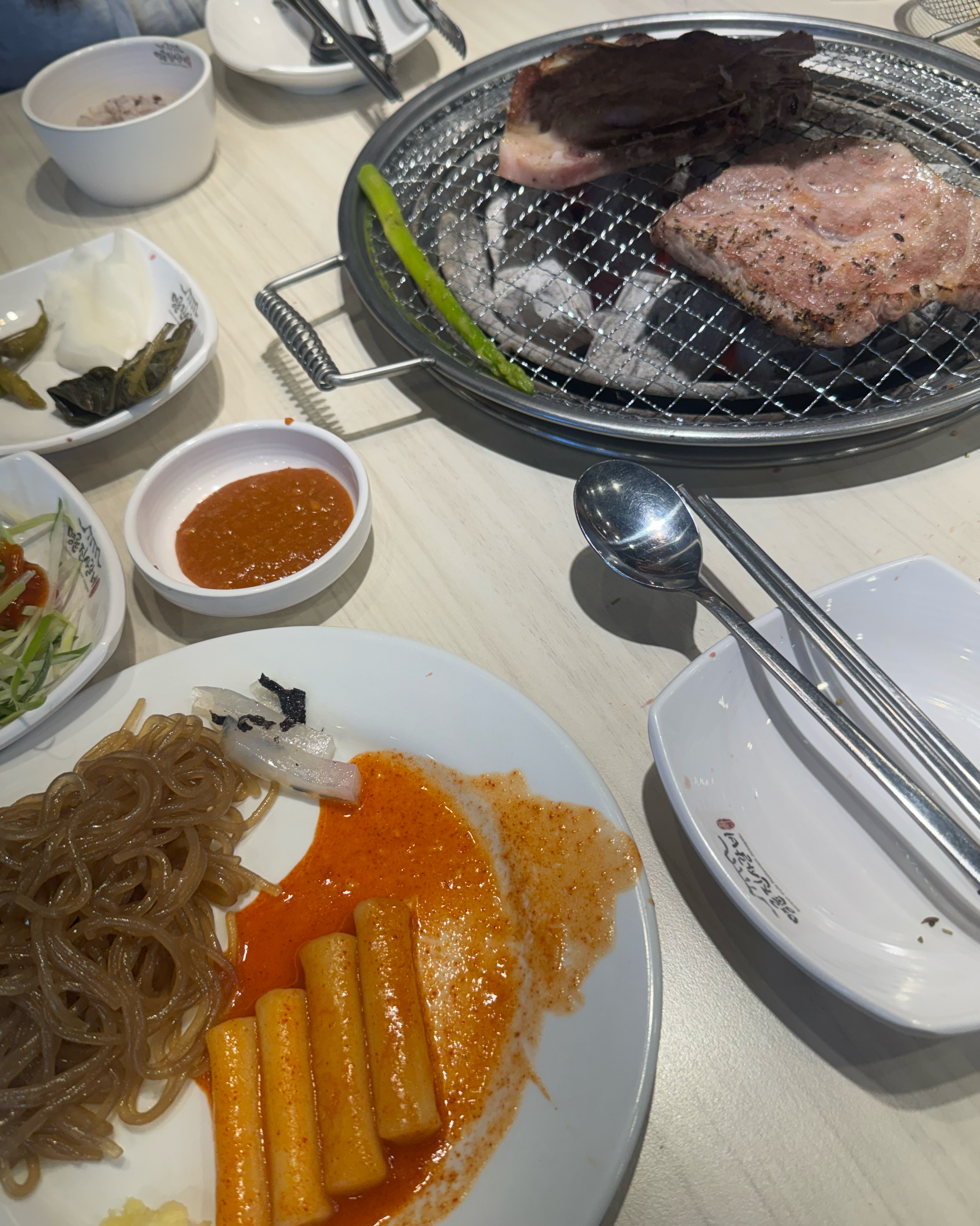 항상 부모님이랑 여기와서 먹는 것 같아용 고기도 너무 맛있고 다른 부가 메뉴들도 아낌없이