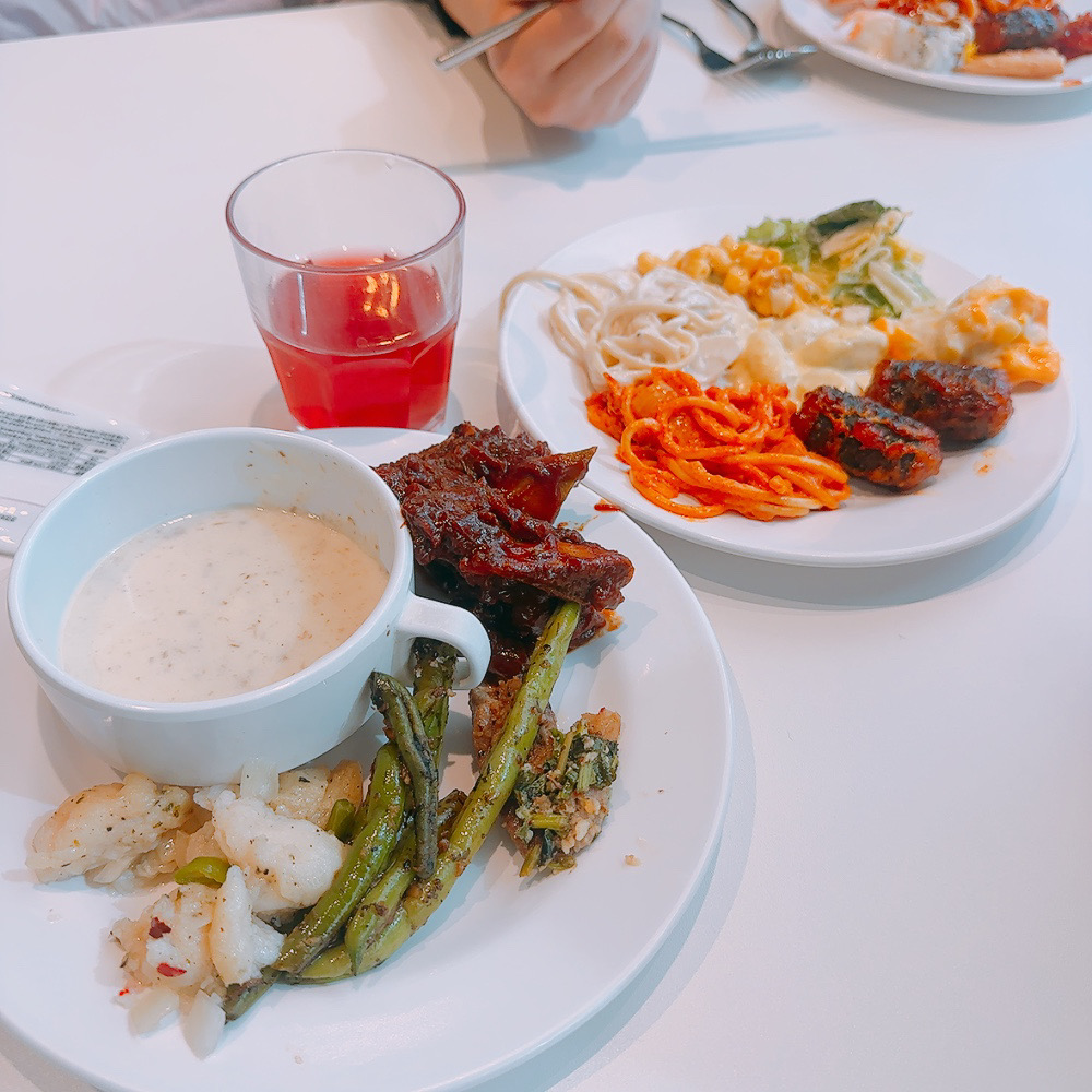 딸기 축제가 끝나기 전에 방문했어요🍓 - 운정 맛집 애슐리퀸즈 파주운정점