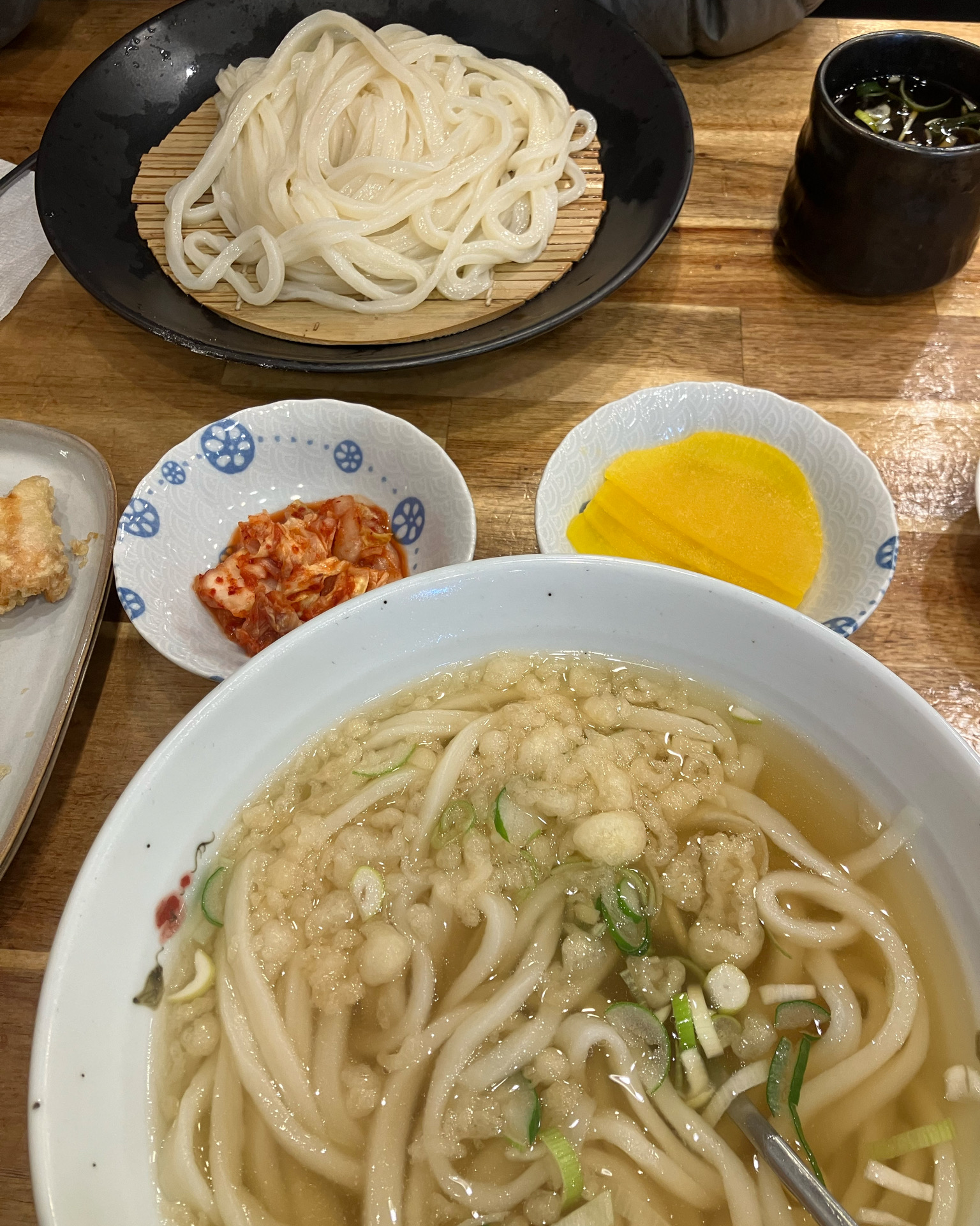 가성비 좋고 재료도 신선했어요. 우동은 나쁘지 않았는데 웨이팅해서 먹을 정도는 아닌 것 같