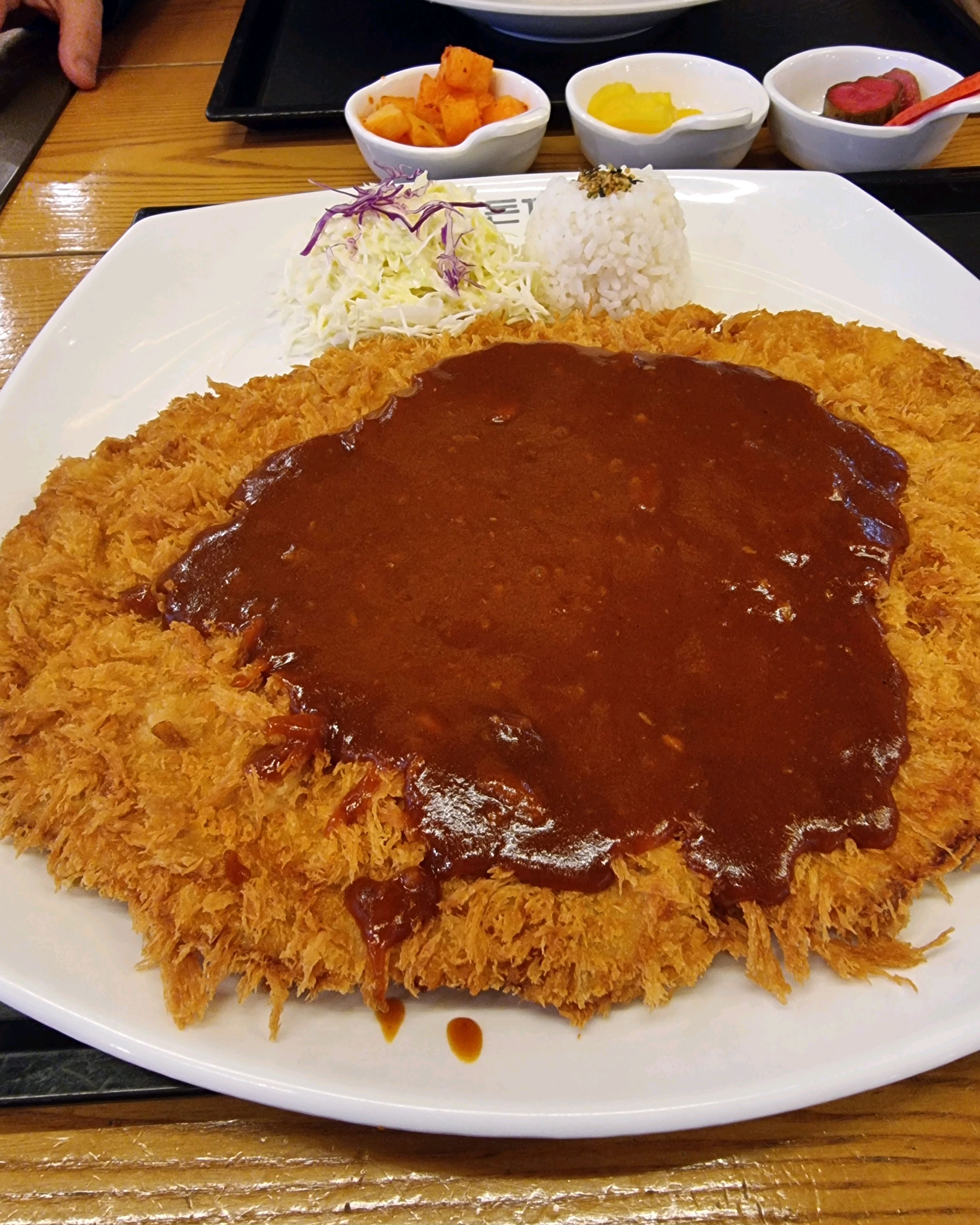 오랜만에 비가와서 들러봤어요 - 울산 삼산 맛집 홍익돈까스 울산삼산점