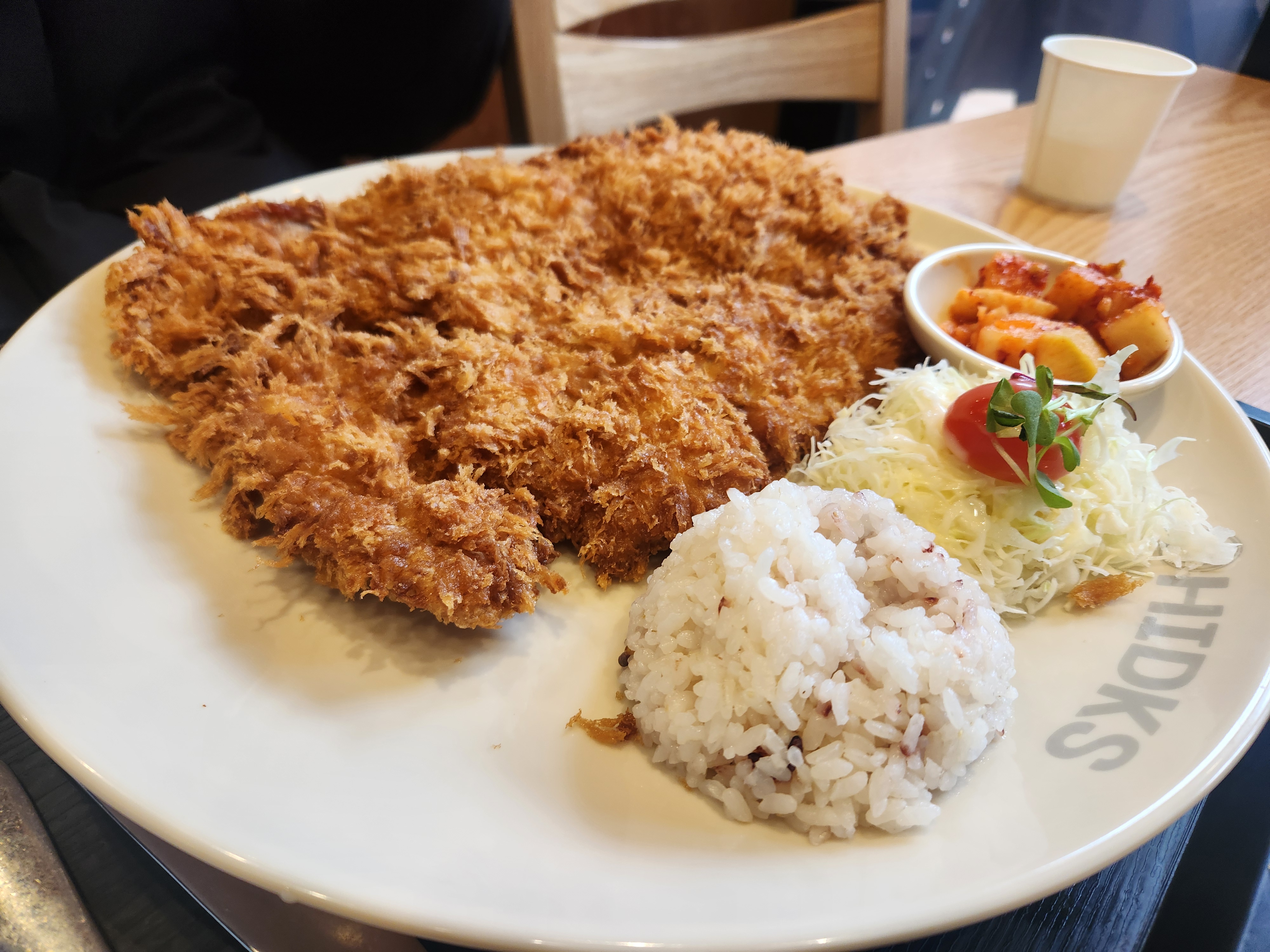 지인분이 맛있다고 추천해주시길래 방문 했습니다 - 창원 신월동 맛집 홍익돈까스 창원점