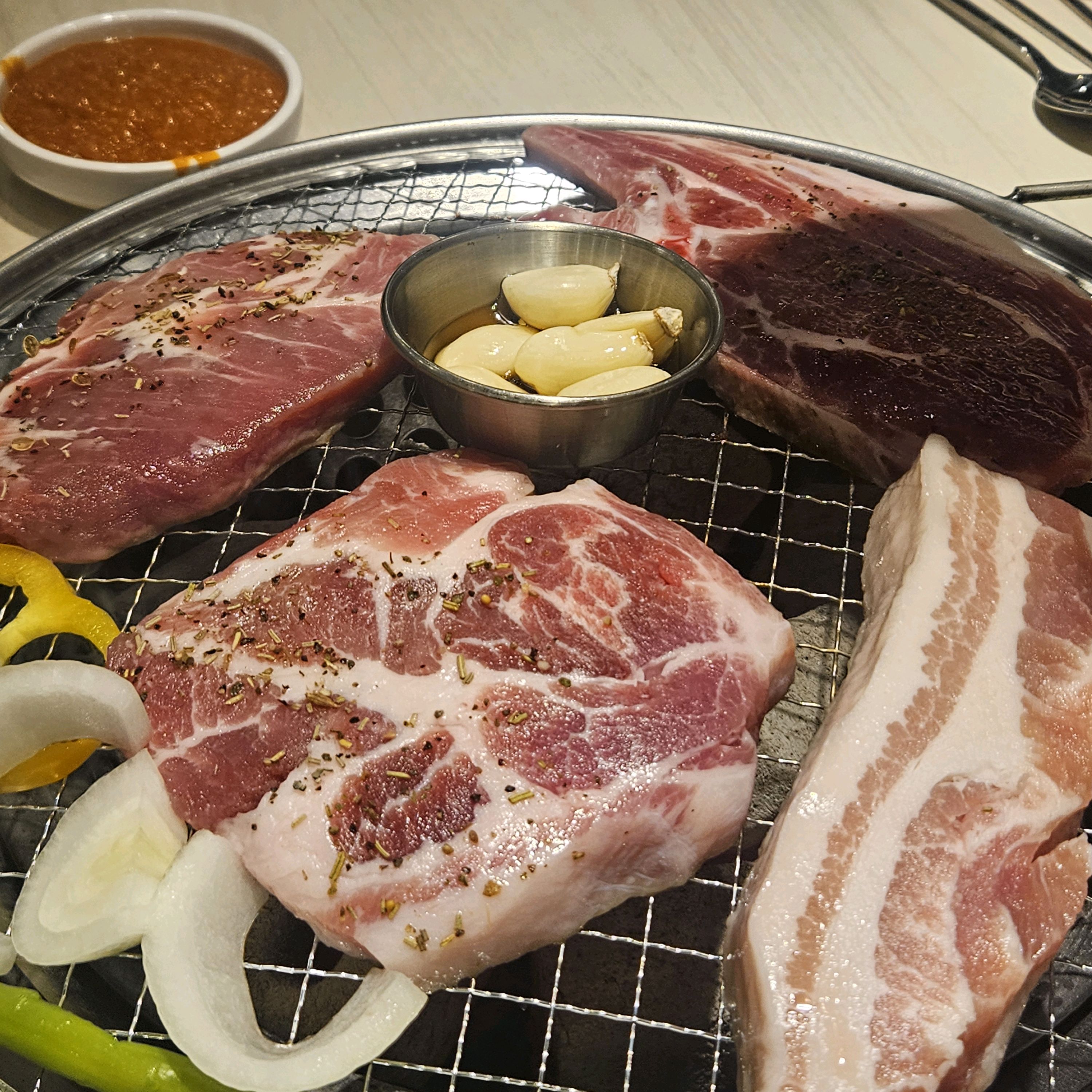 가족모임으로 고척시장 명륜진사갈비 서울고척점에 갔네요 다행히 일찍가서 여러명이 앉을 수 있