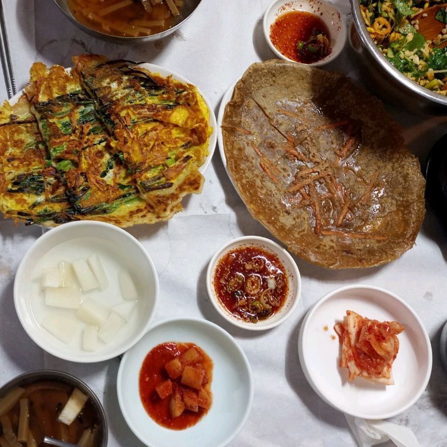 질리지 않는 건강한 맛. - 대전 맛집 솔밭묵집