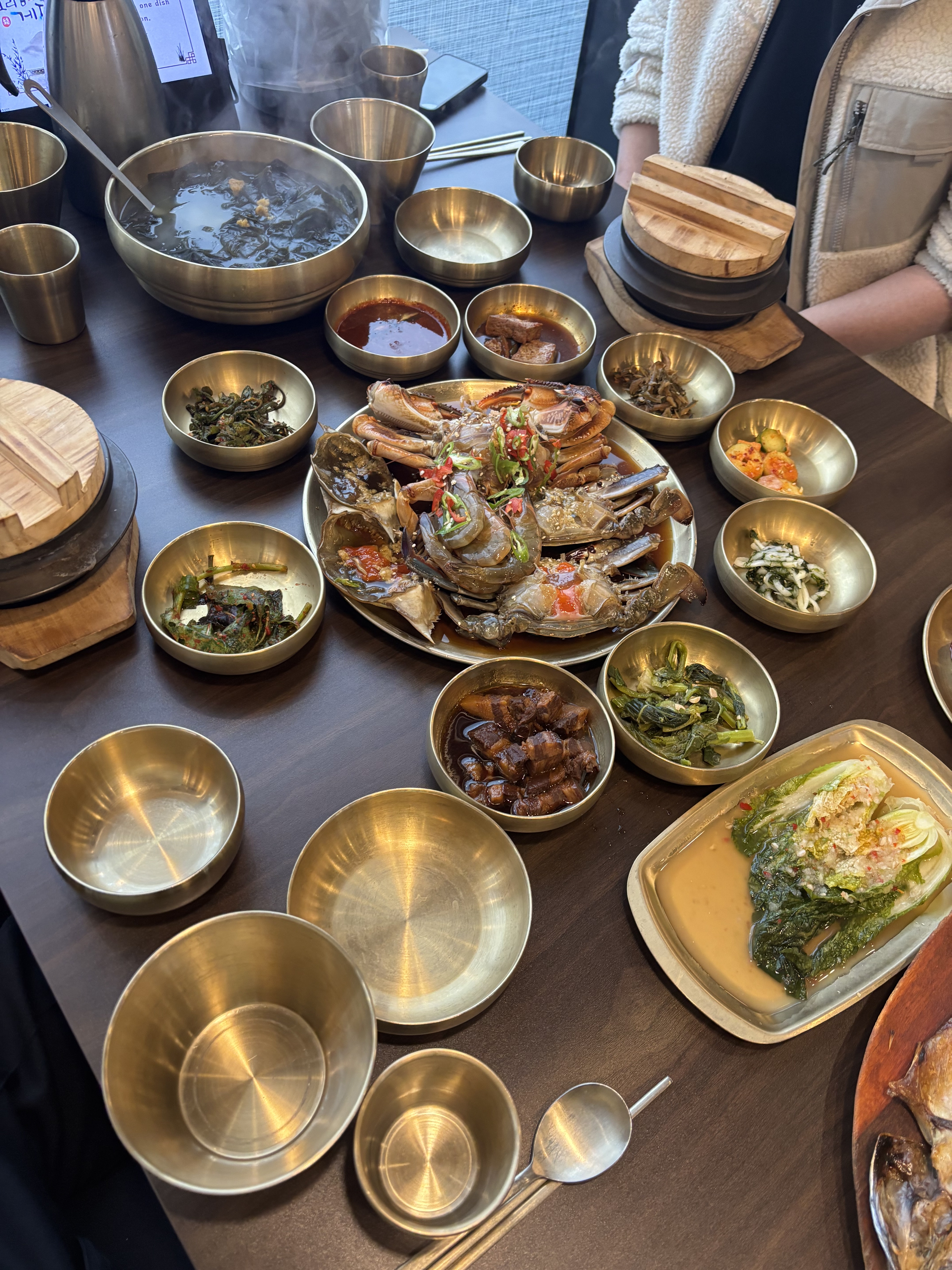 진짜 모두 만족스러운 식사였습니다.  간도 알맞고 설명도 잘해주시고 좋아요. 밑반찬들도 맛