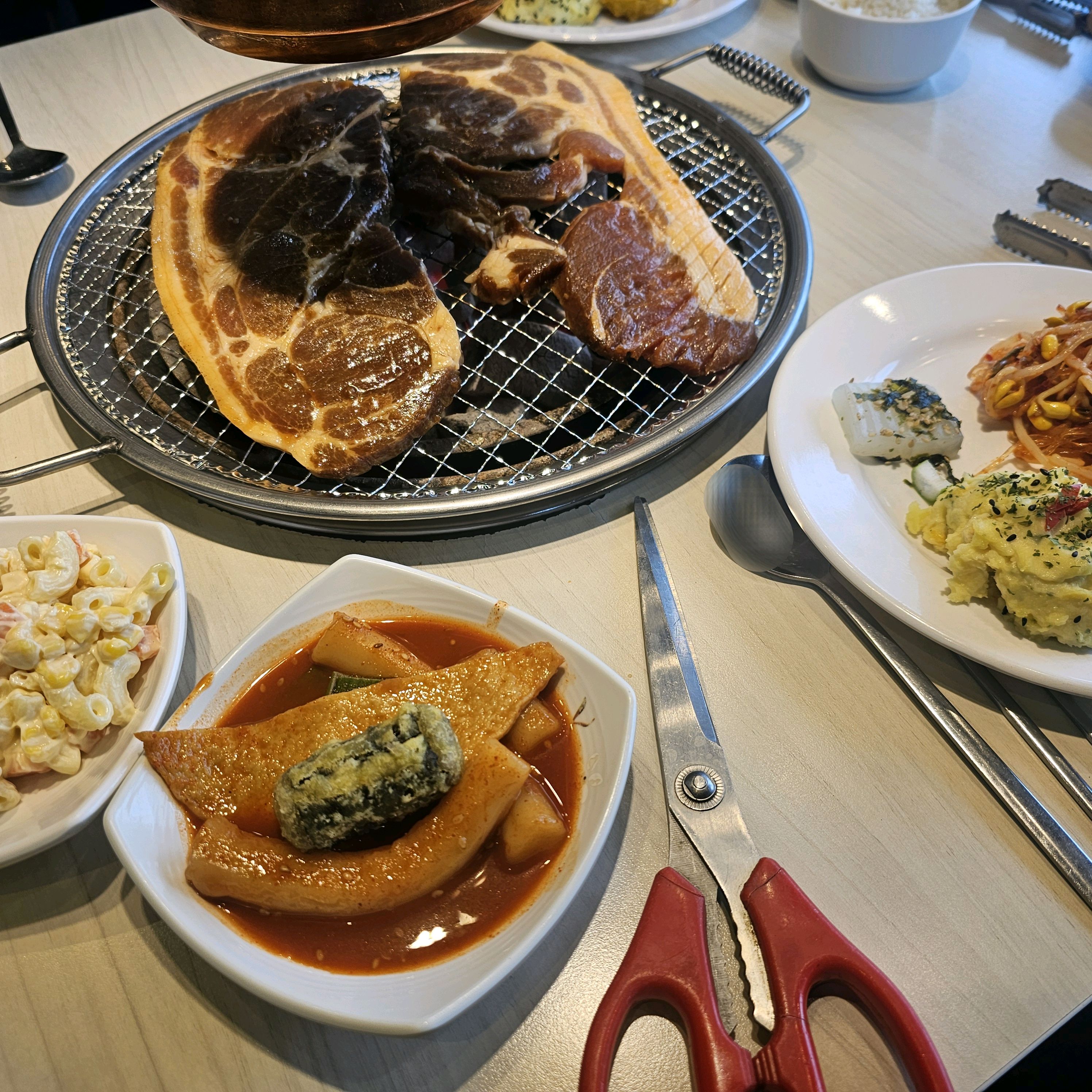 떡볶이 달달하니 맛있어요!! - 봉일천 맛집 명륜진사갈비 파주봉일천점
