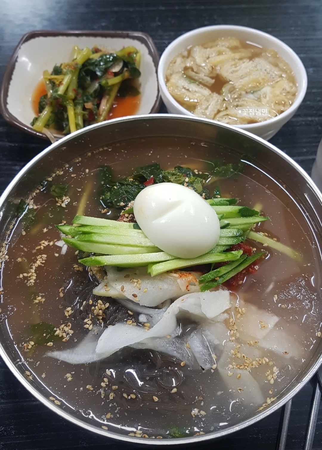 천호동 냉면골목 입구 바로 있는 꽃집냉면 ㅎ 여긴 처음 가보는데 열무물냉면 기본 (7,00