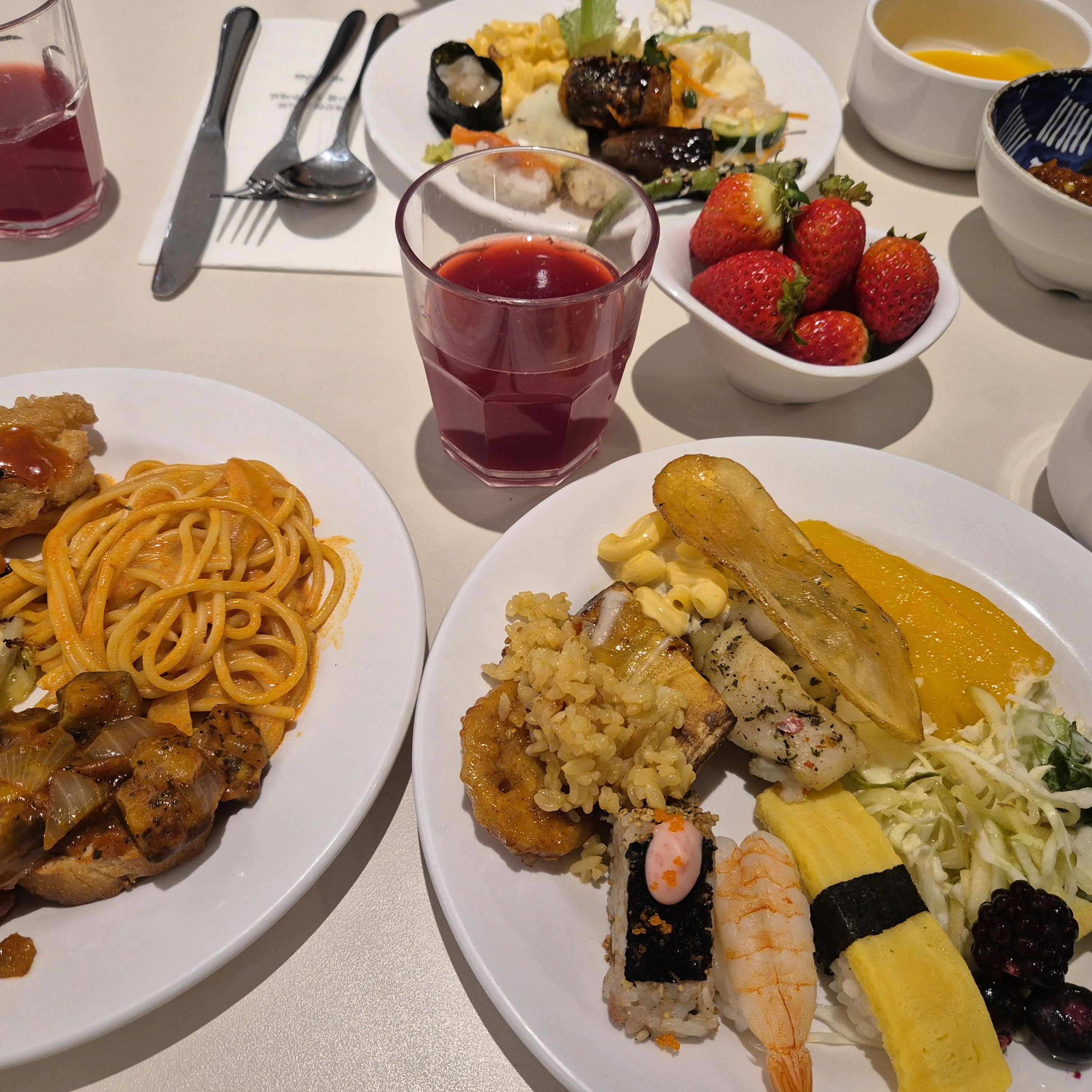 딸기시즌이라 자녀와 함께 예약하고 방문했어요 - 평촌 맛집 애슐리퀸즈 뉴코아 평촌점
