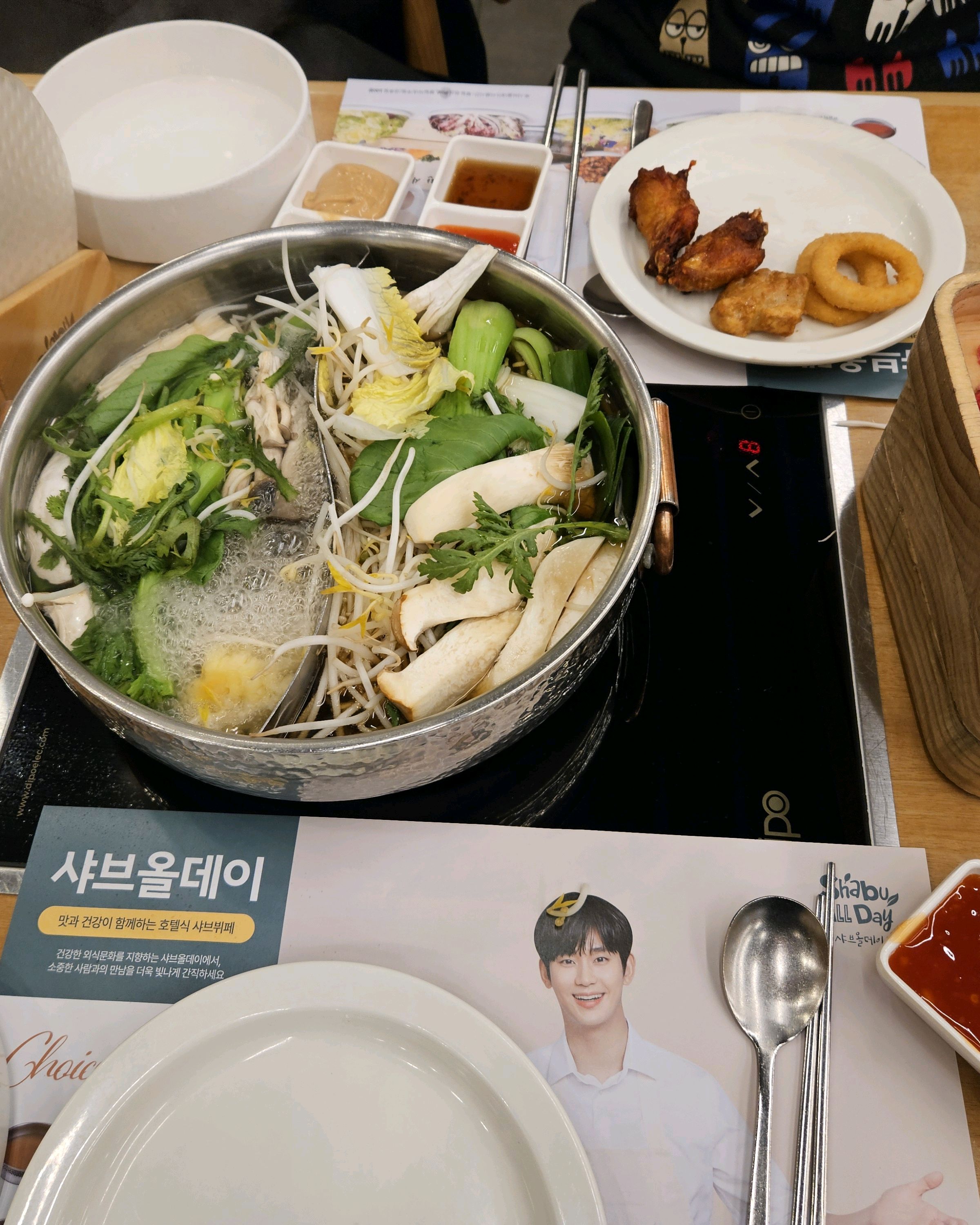 초코분수도 있고 샐러드바가 다양하고 고기무제한이라 좋아요! - 당산 맛집 샤브올데이 당산점