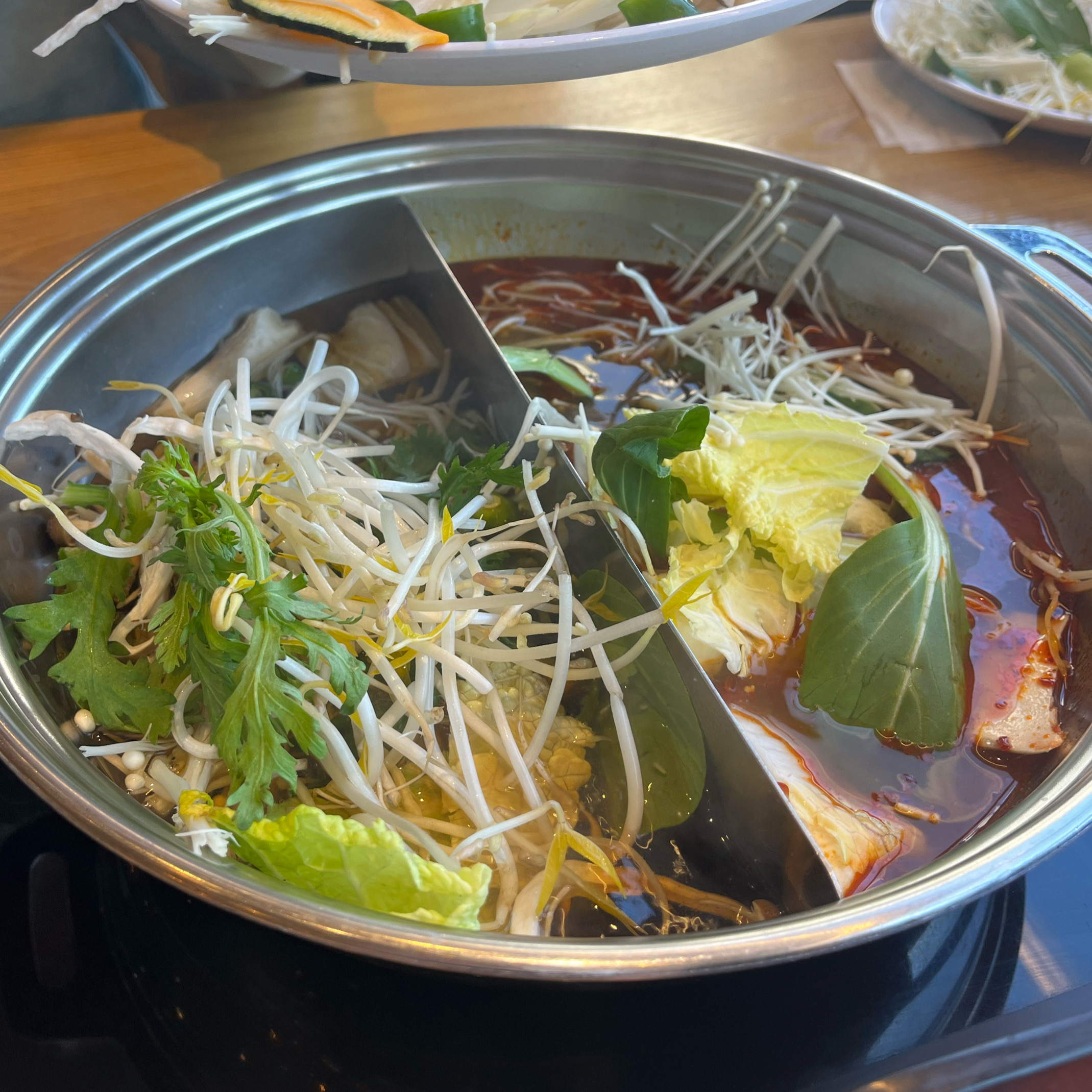 샤브샤브 좋아하시고 잘 드시는 분이라면 강추! - 진주 평거동 맛집 샤브20 진주점