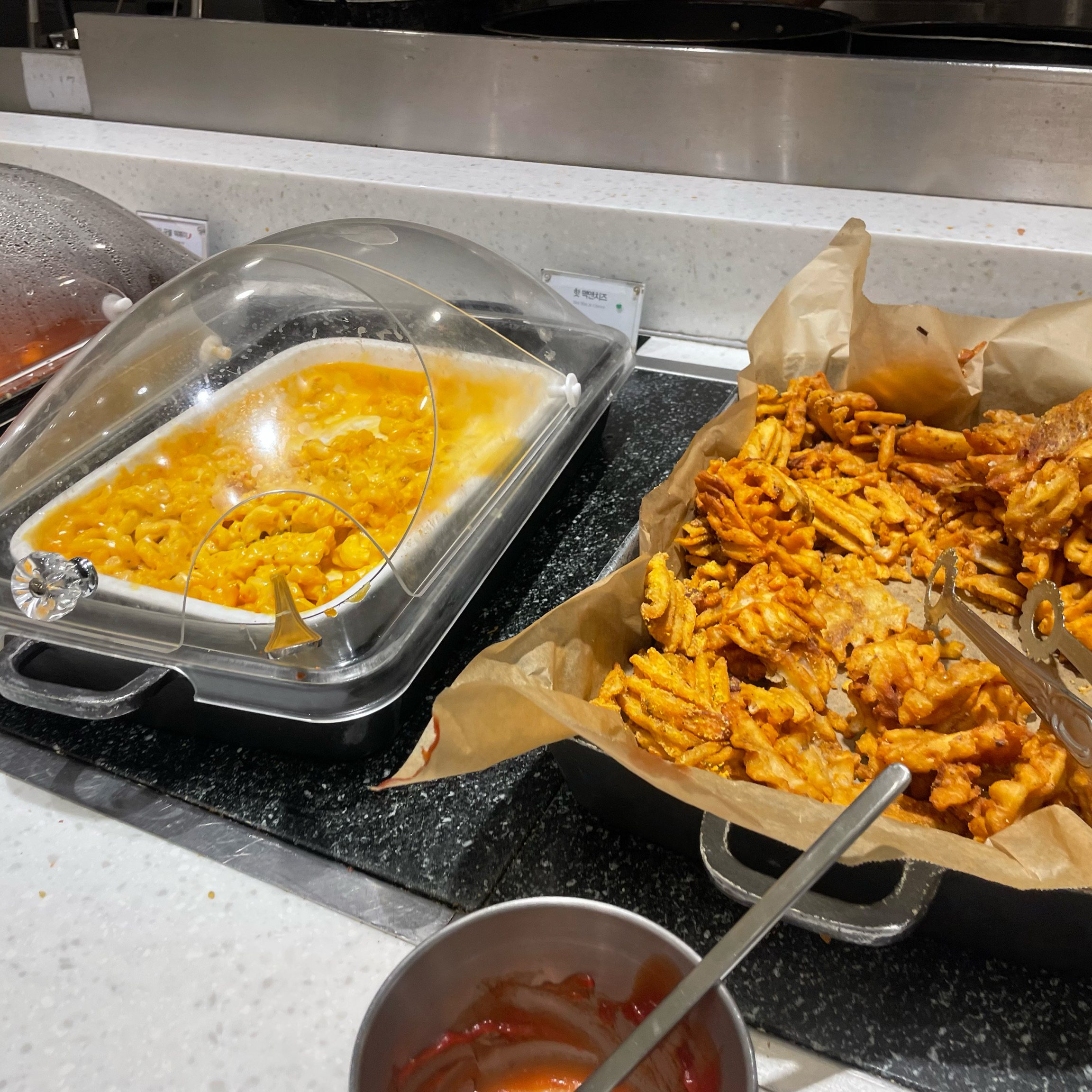 딸기부페는 역시 애슐리퀸즈!! 다양한 메뉴도 !! 대식가는 웃습니당 ㅎㅎ - 인계동 맛집 애슐리퀸즈 뉴코아 동수원점