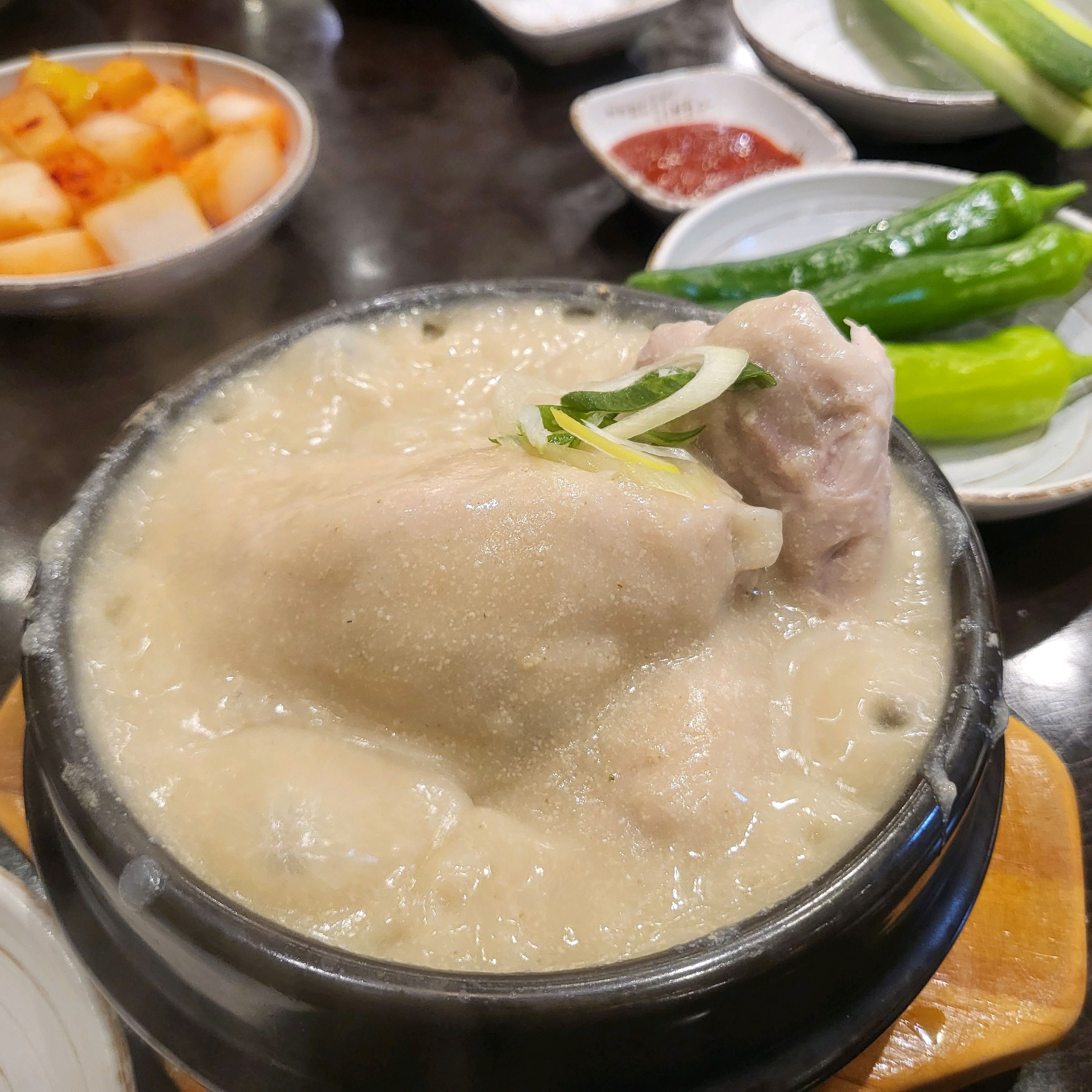 몸보신 들깨 삼계탕!!! - 인천 맛집 경복궁삼계탕 송도점