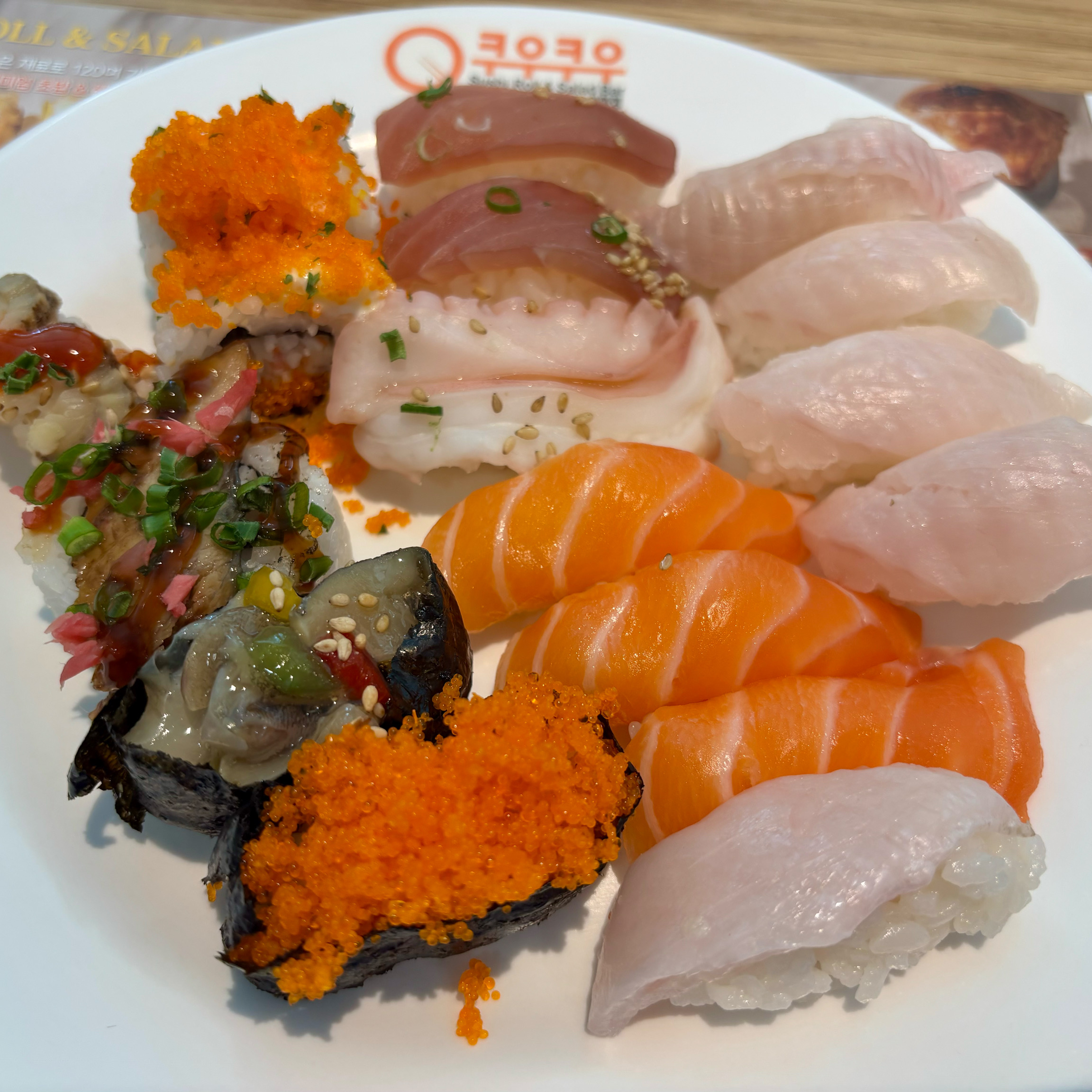 초밥 퀄리티도 좋고 초밥 외에도 튀김, 고기요리 디저트 까지 다양하게 있어서 만족스럽게 먹