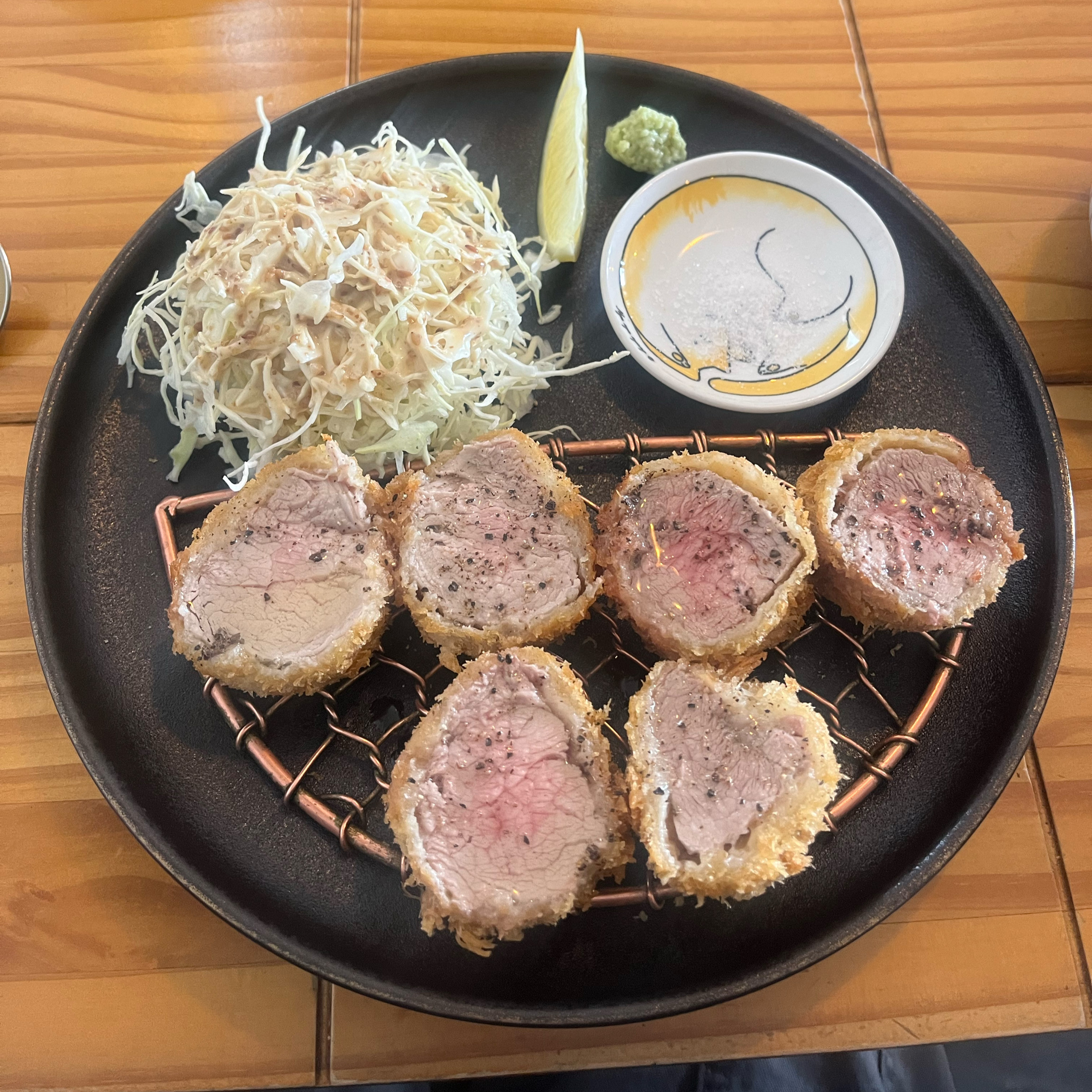 제주 일정중에 돈카츠가 끌려서 즉흥으로 검색해서 온 봉자네상점 처음엔 상점인줄 알았는데 이