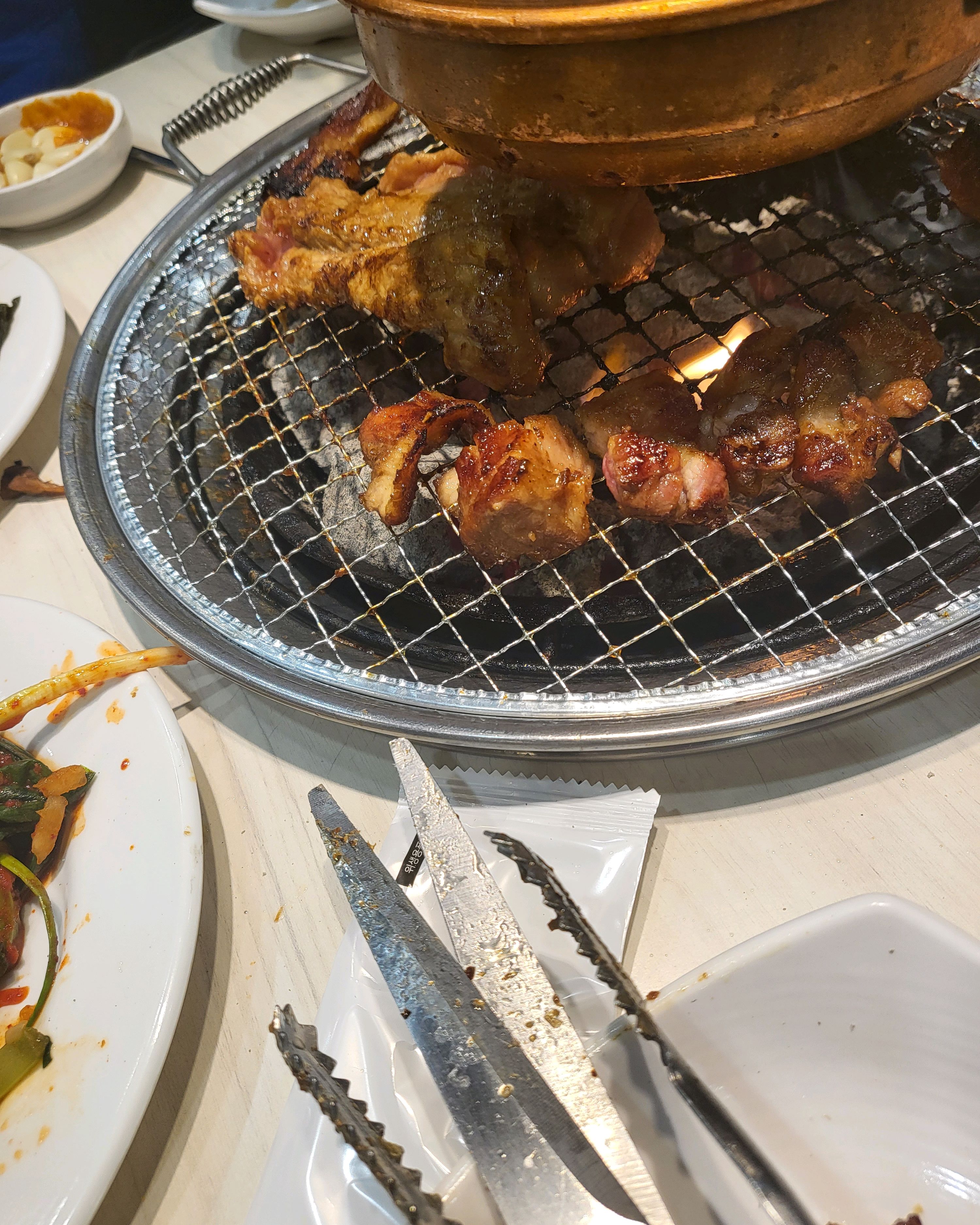 주인이 상주하지 않는 업장은 티가 납니다.신경 좀 쓰면 금세 좋아질텐데...첨 가봤는데 다