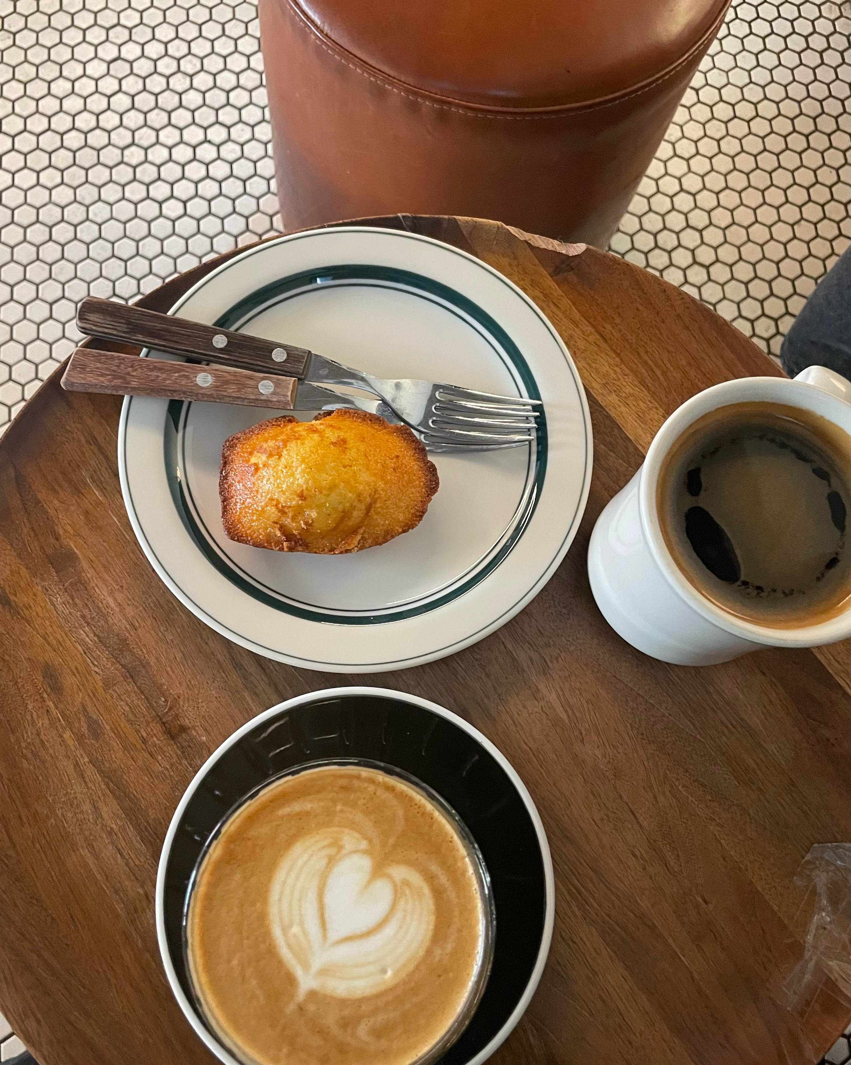 [경리단길 맛집 Cafe TRVR] 직접 가본 로컬 리뷰