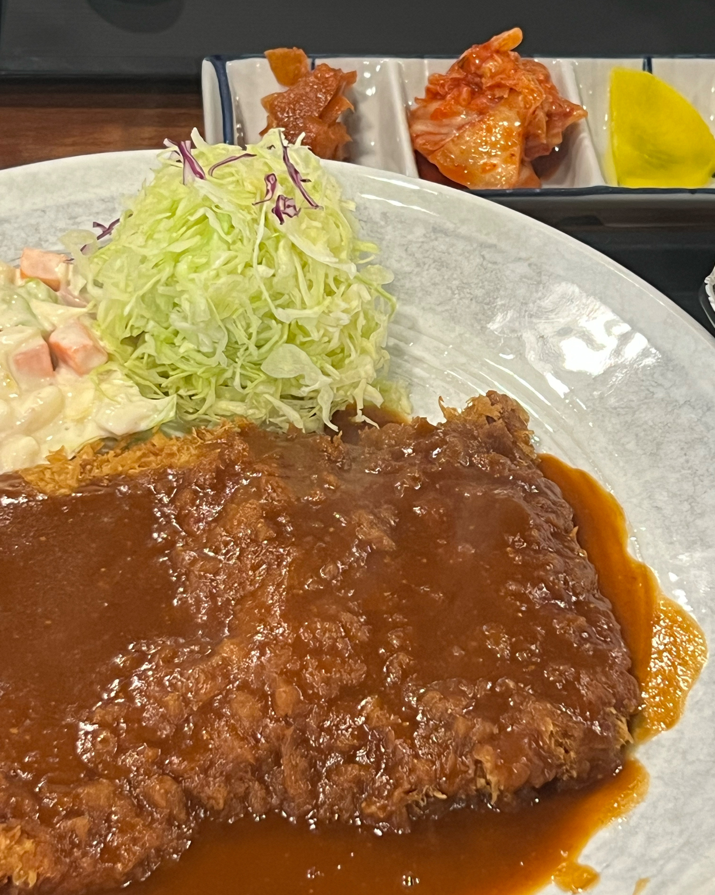 You know... 다들 알거에요. 이곳! 바로 최고의 Don까스 푸짐한 양, 놀라운 맛