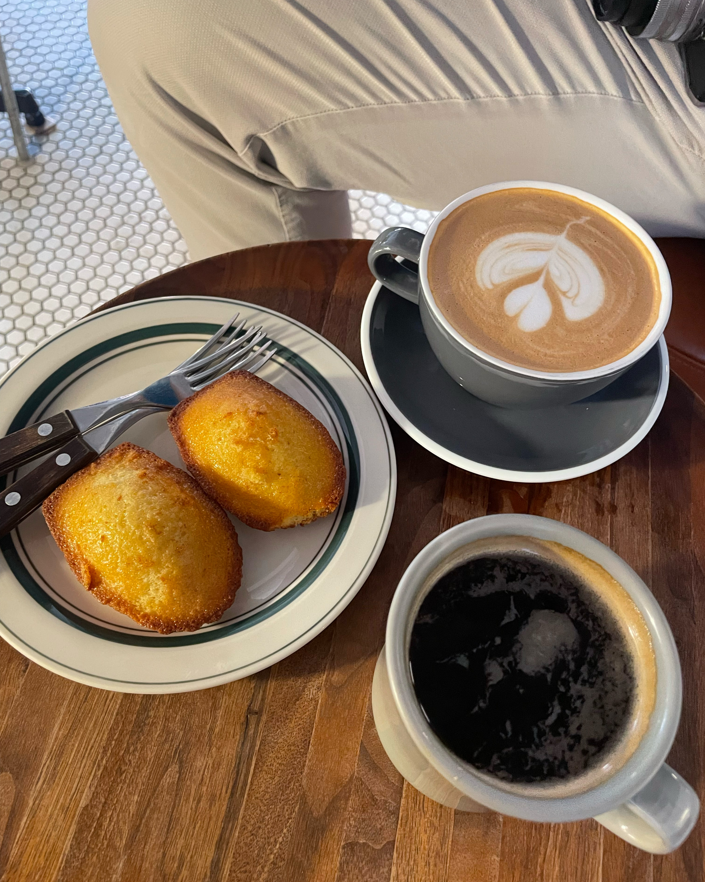 [경리단길 맛집 Cafe TRVR] 직접 가본 로컬 리뷰