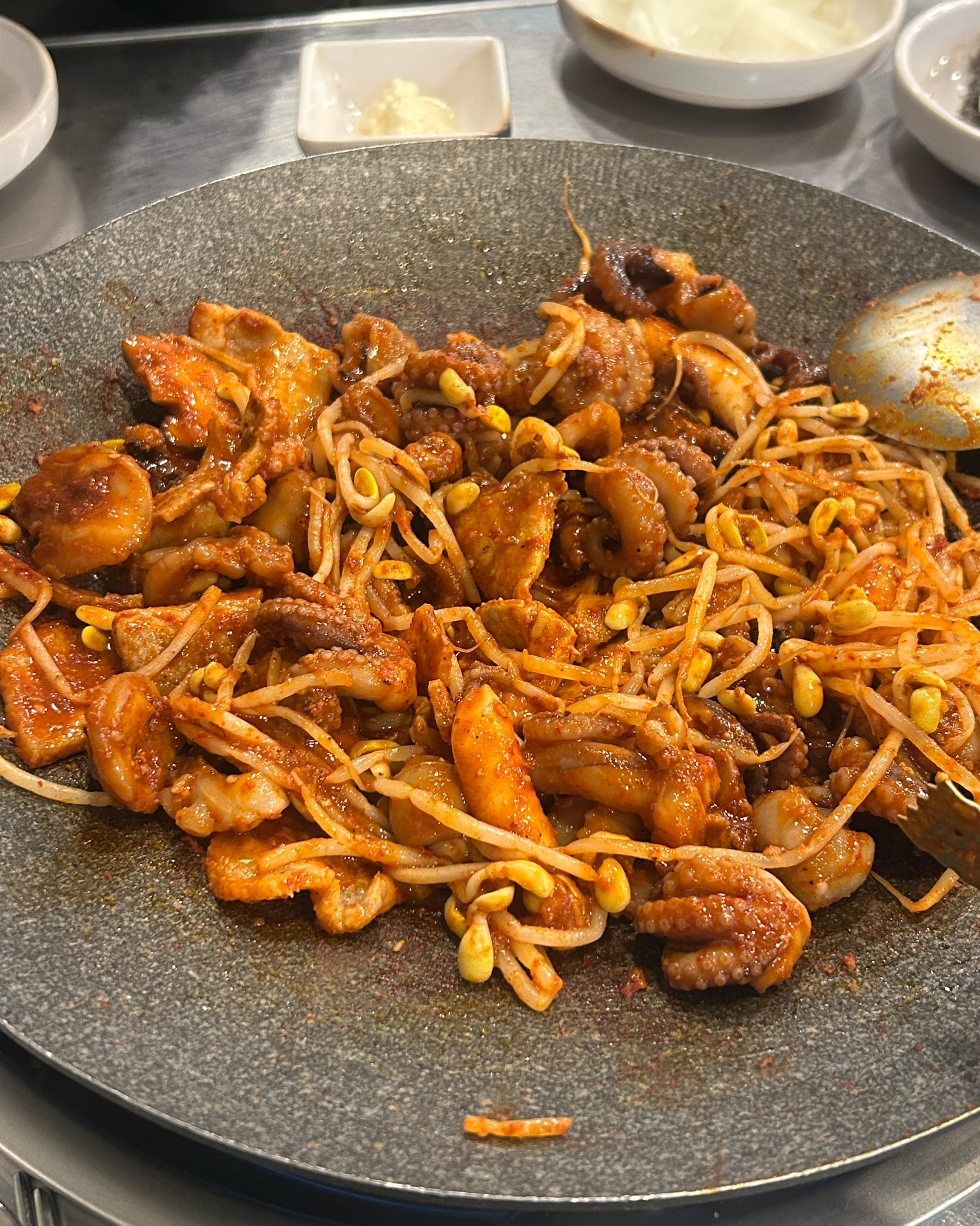 쭈꾸미도 너무 맛있고, 너무너무 친절하셔서 기분 좋게 잘먹었습니다:) - 천호동 맛집 쭈꾸미아지매 암사점